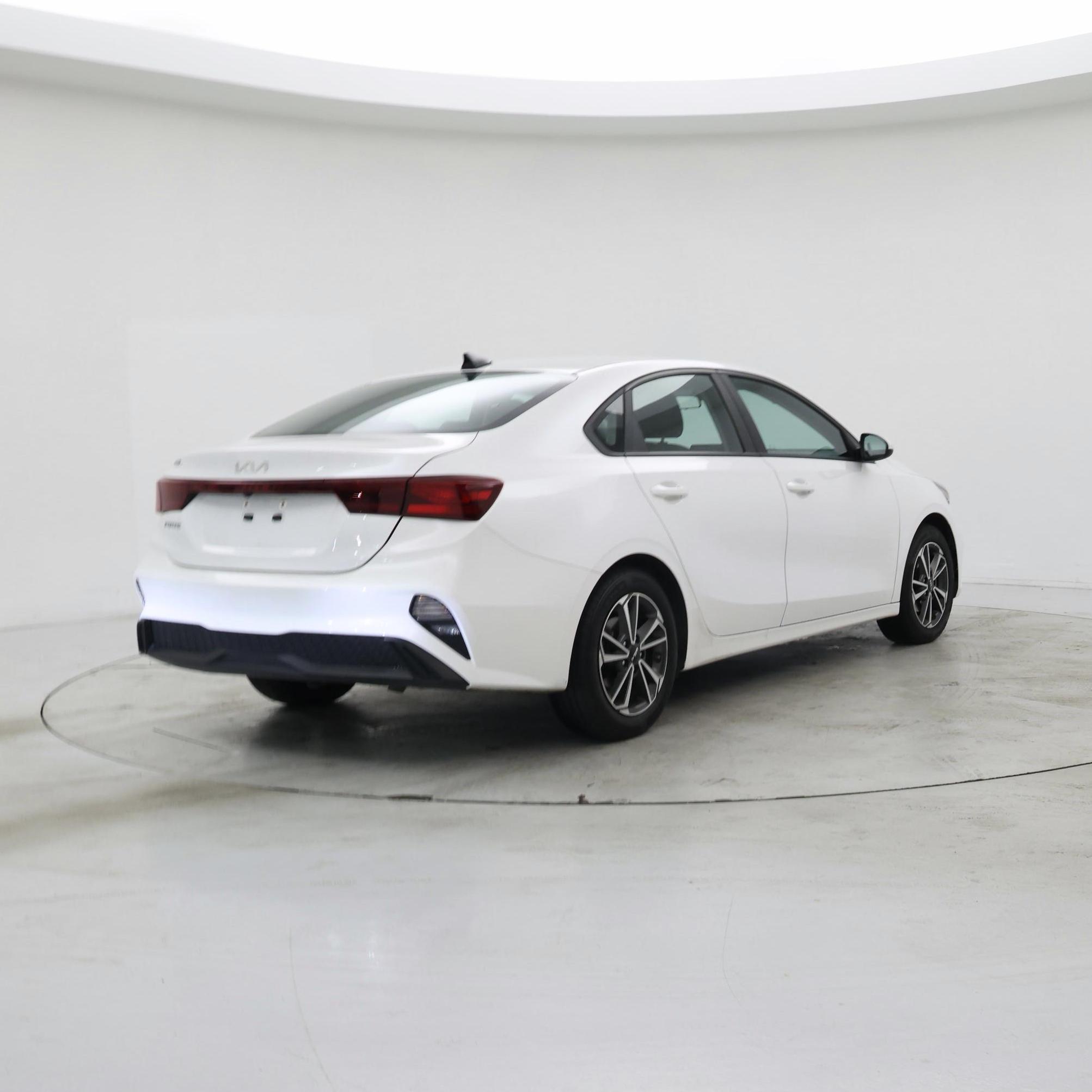 Thumbnail: 2023 Kia Forte - 8