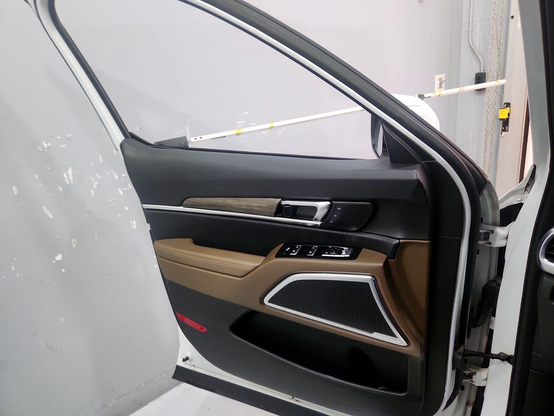 Thumbnail: 2020 Kia Telluride - 12