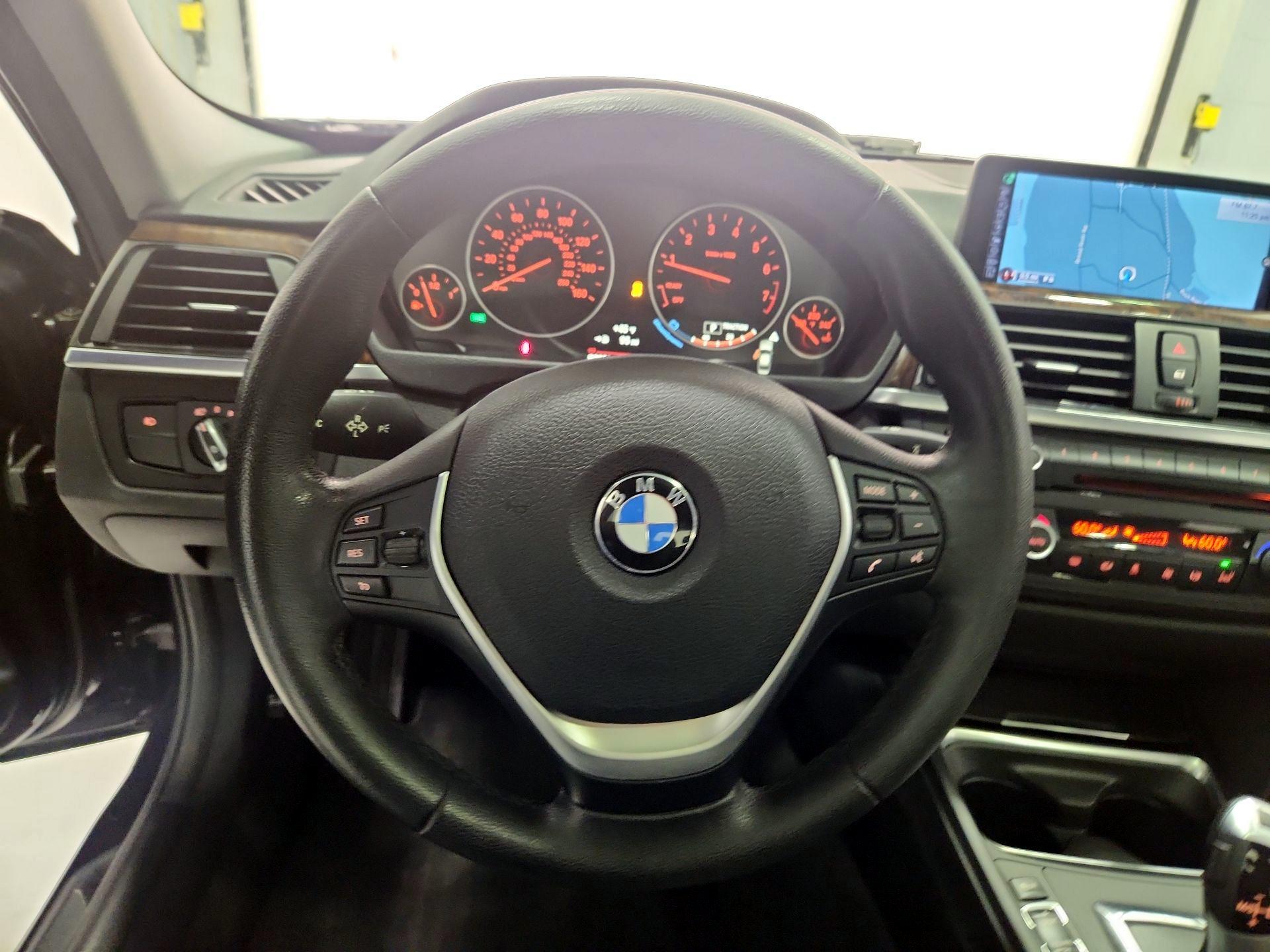Thumbnail: 2015 BMW 3 Series - 10