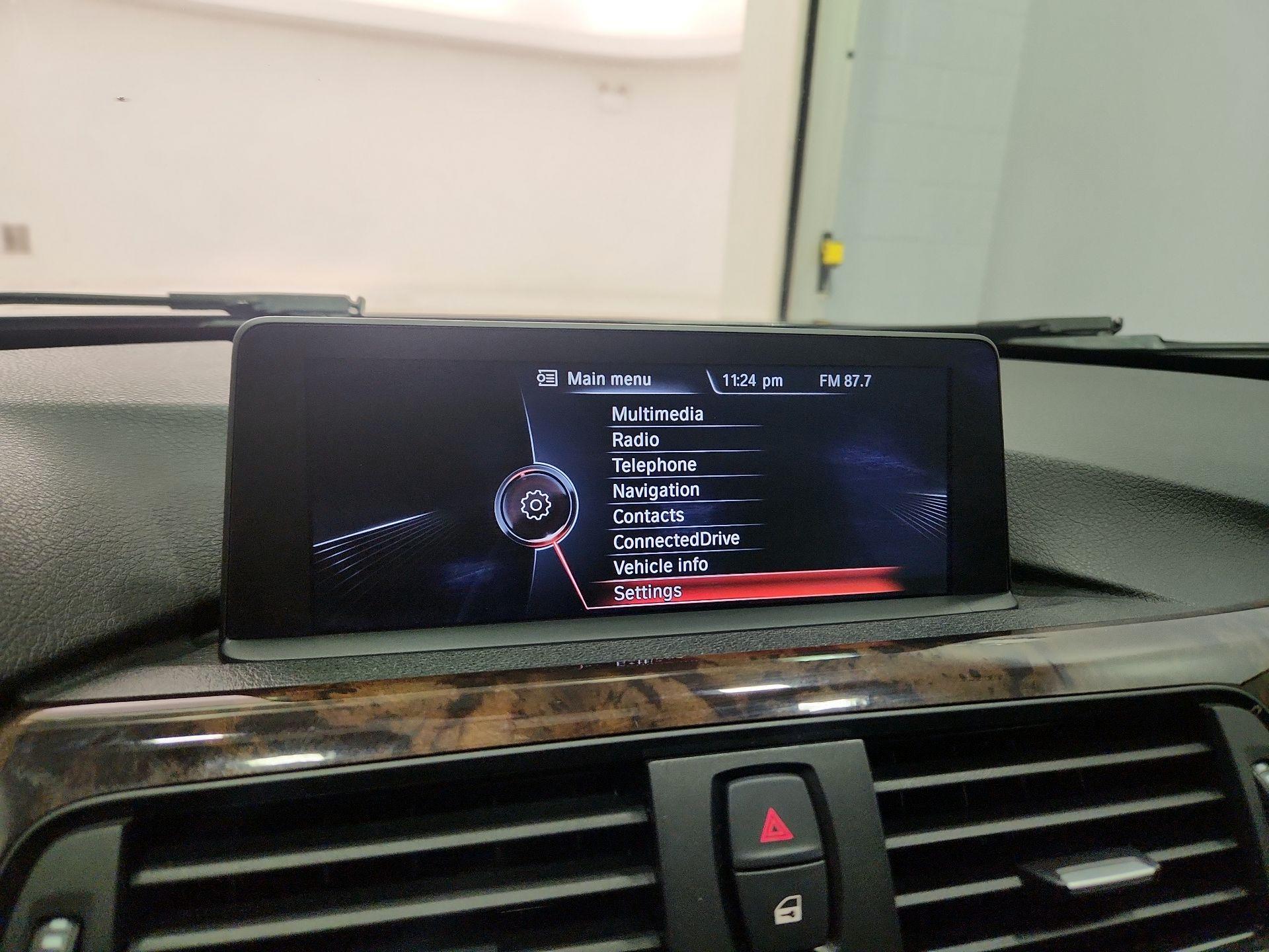 Thumbnail: 2015 BMW 3 Series - 16