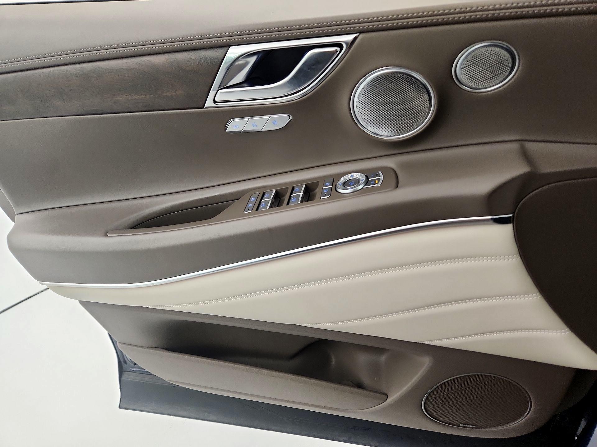 Thumbnail: 2022 Genesis GV80 - 12