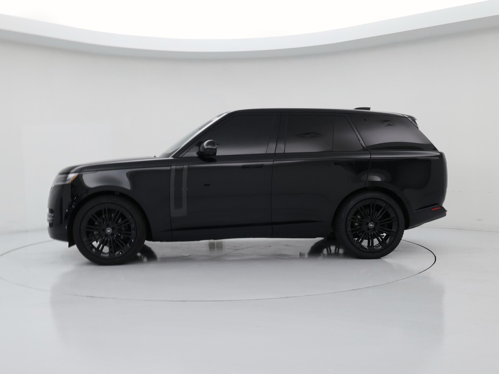2023 Land Rover Range Rover SE - Photo 4