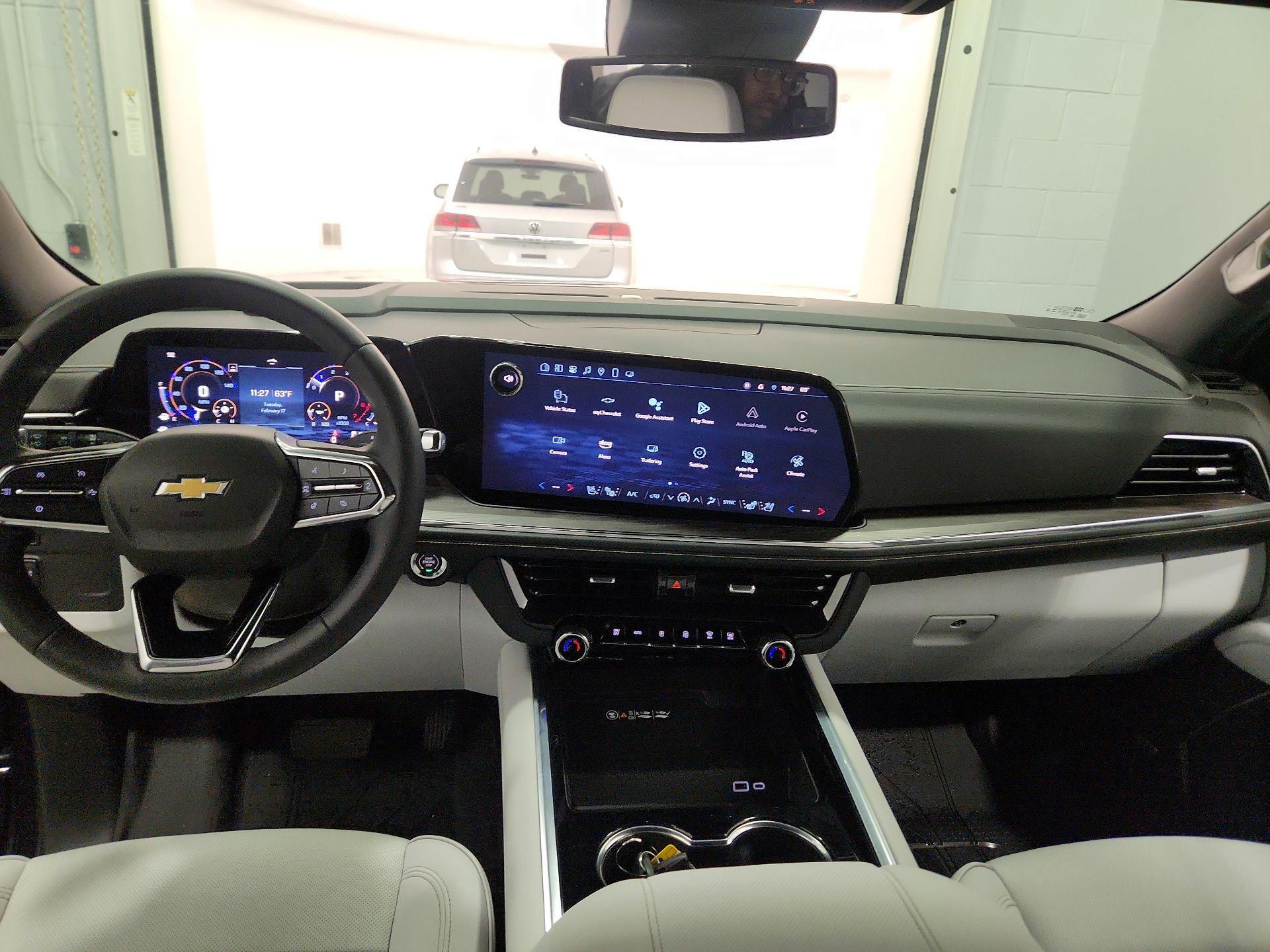 Thumbnail: 2025 Chevrolet Suburban - 9