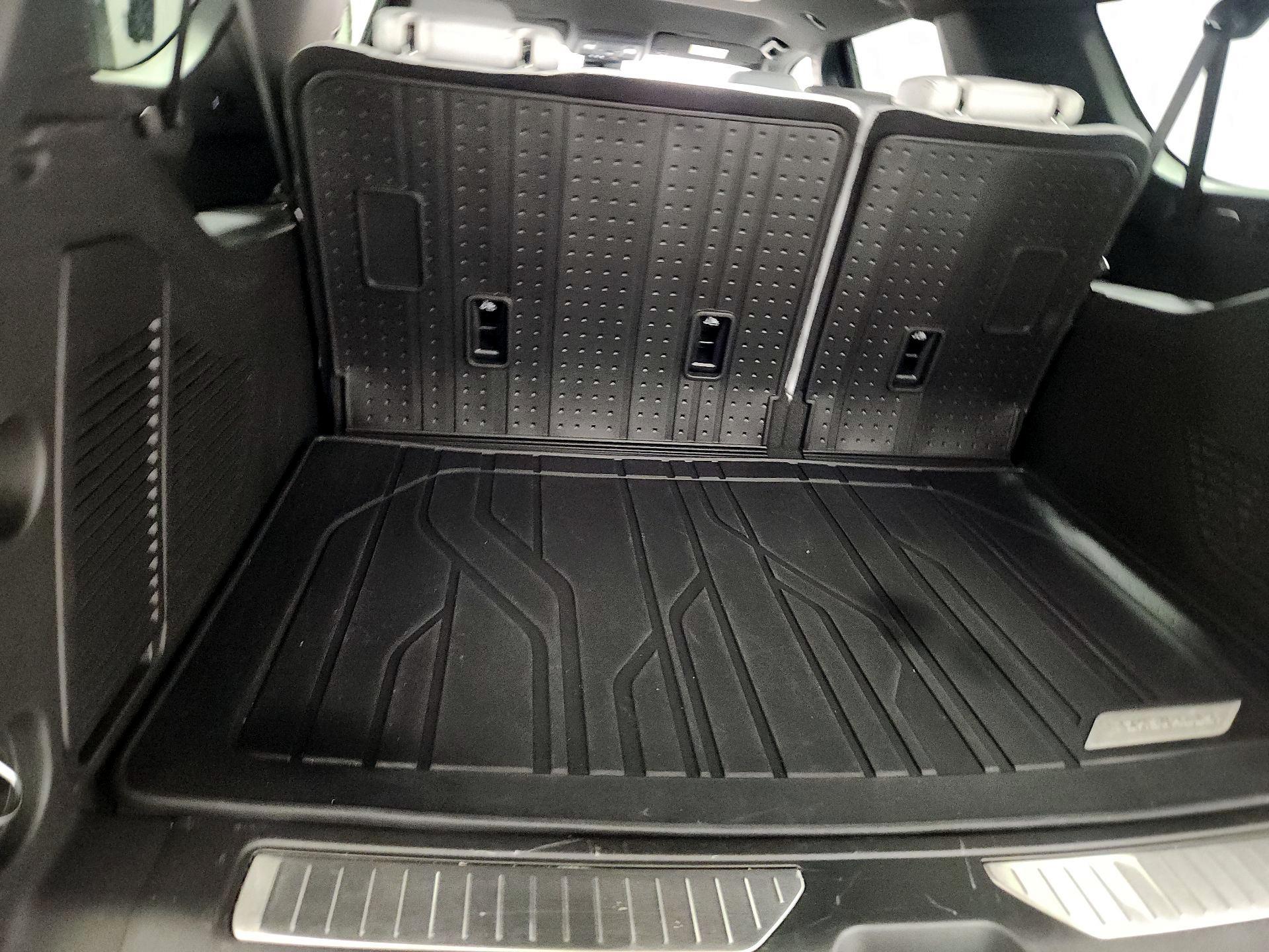 Thumbnail: 2025 Chevrolet Suburban - 20