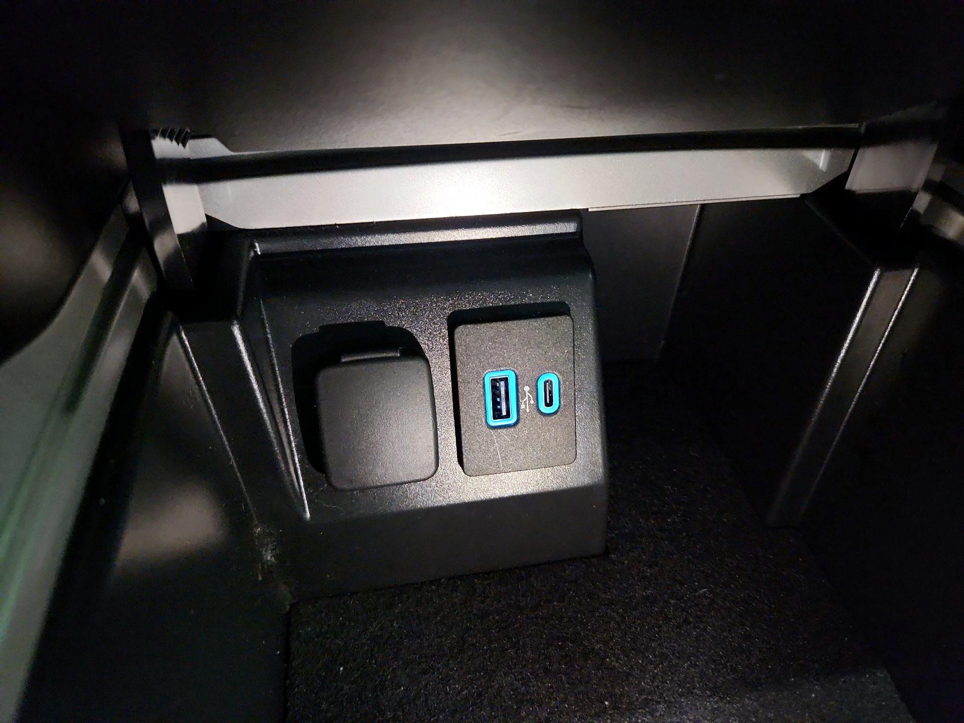 Thumbnail: 2023 Ford Explorer - 19