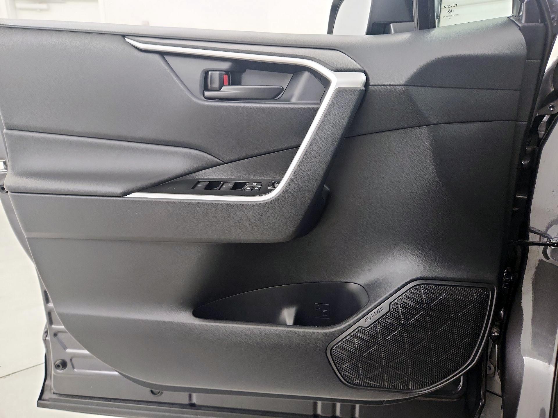 Thumbnail: 2025 Toyota RAV4 - 12