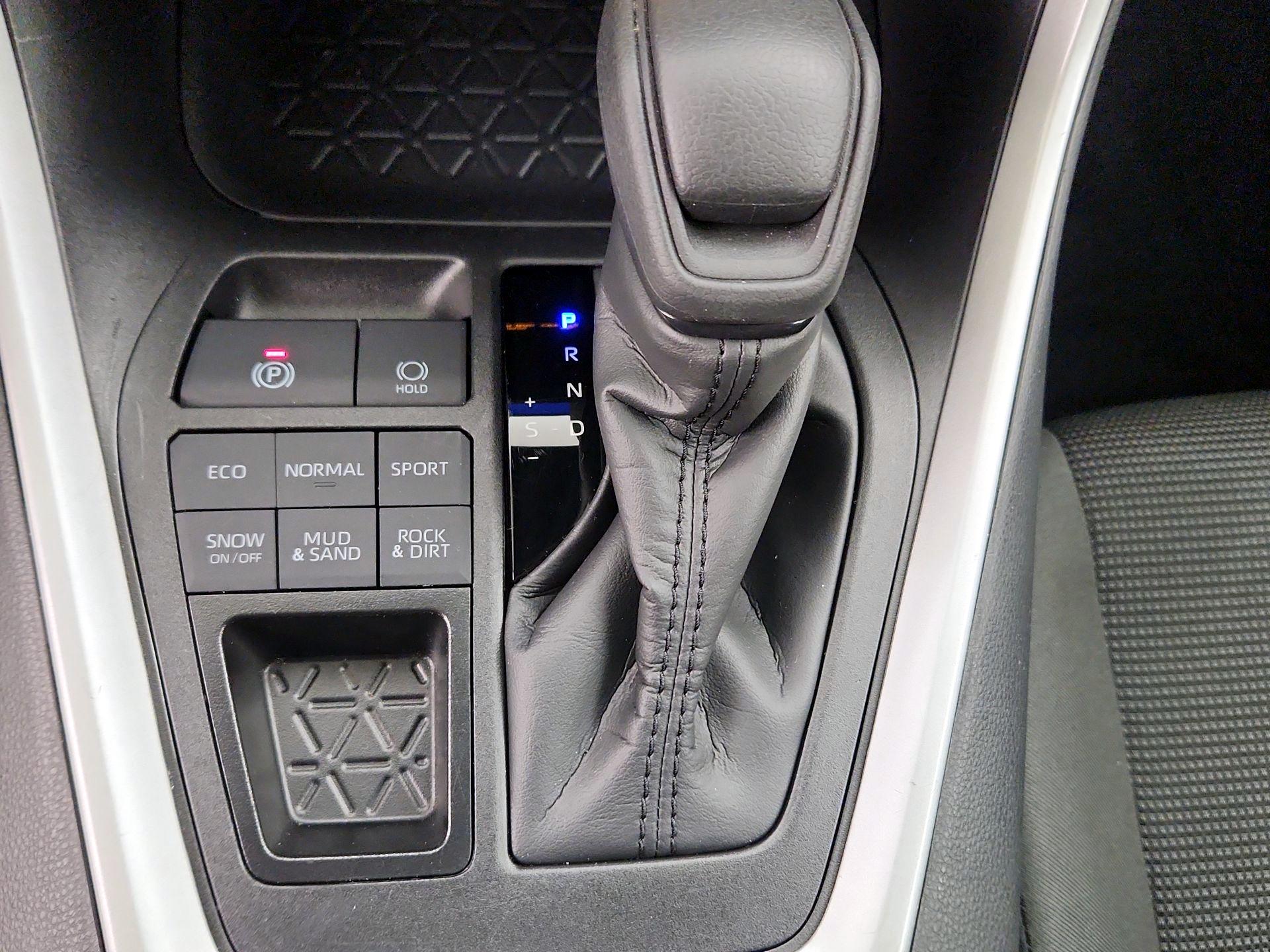 Thumbnail: 2025 Toyota RAV4 - 17