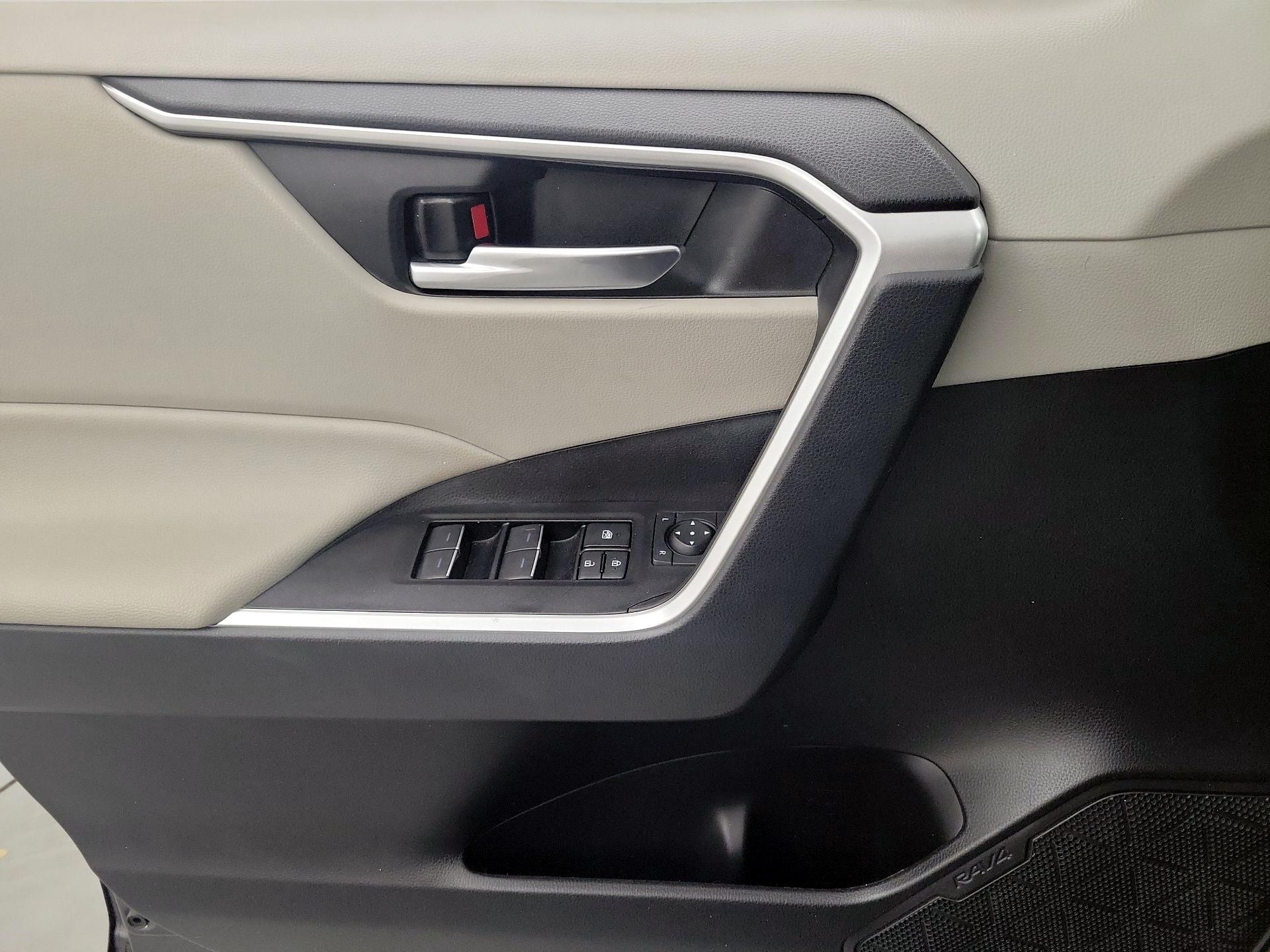 Thumbnail: 2023 Toyota RAV4 - 10