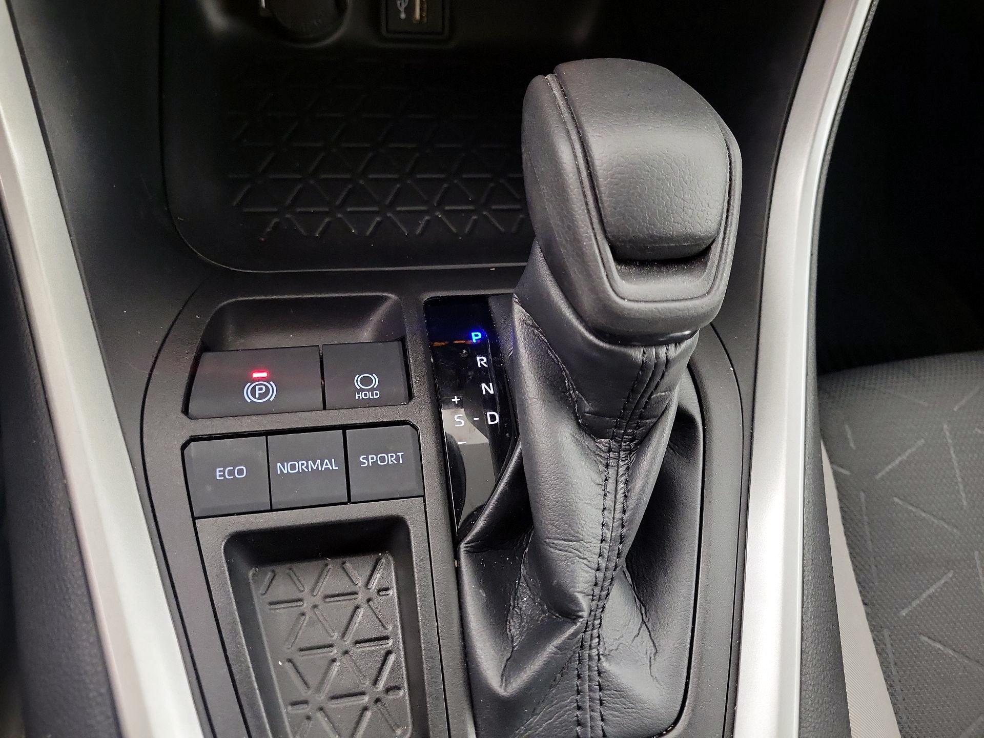 Thumbnail: 2023 Toyota RAV4 - 15