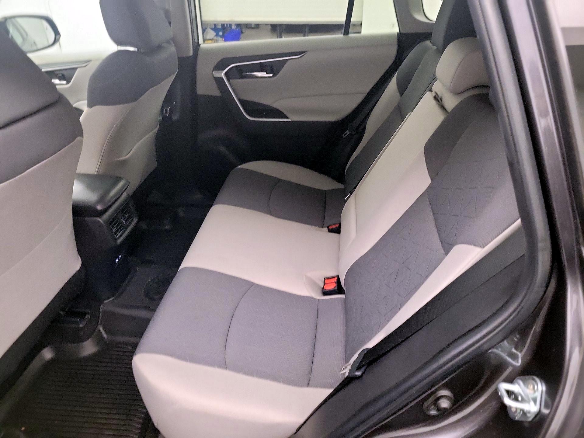 Thumbnail: 2023 Toyota RAV4 - 17