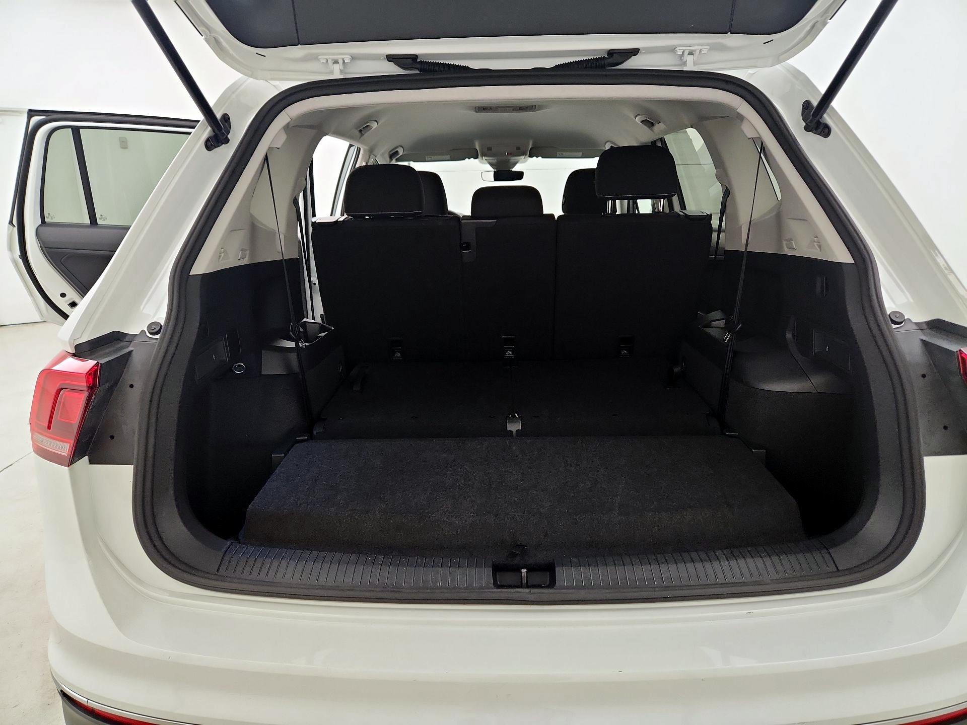 Thumbnail: 2024 Volkswagen Tiguan - 20