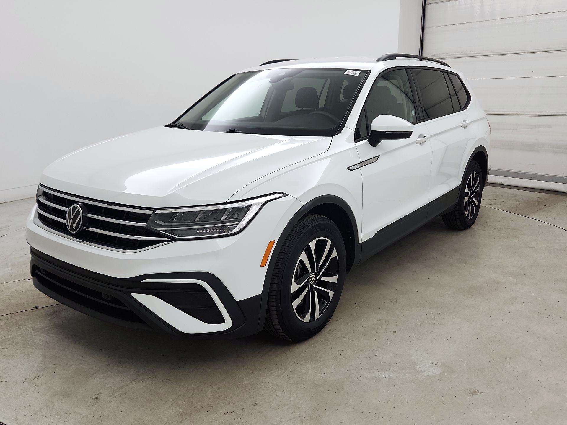 Thumbnail: 2024 Volkswagen Tiguan - 3