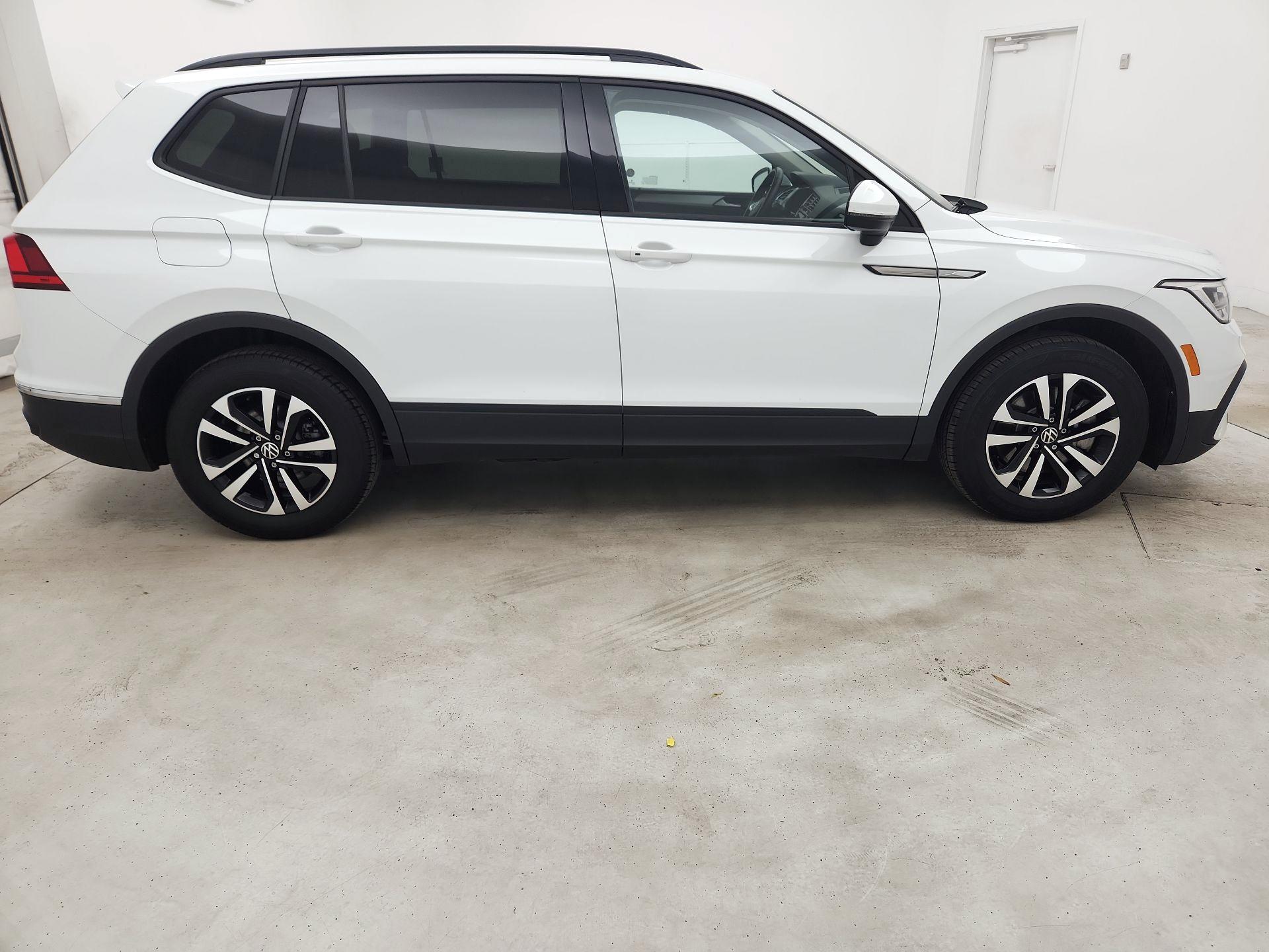 Thumbnail: 2024 Volkswagen Tiguan - 4