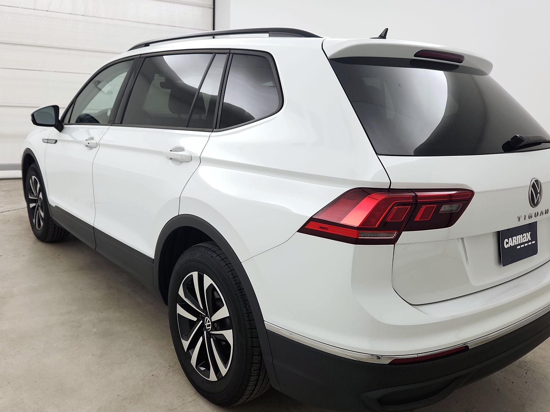 Thumbnail: 2024 Volkswagen Tiguan - 7