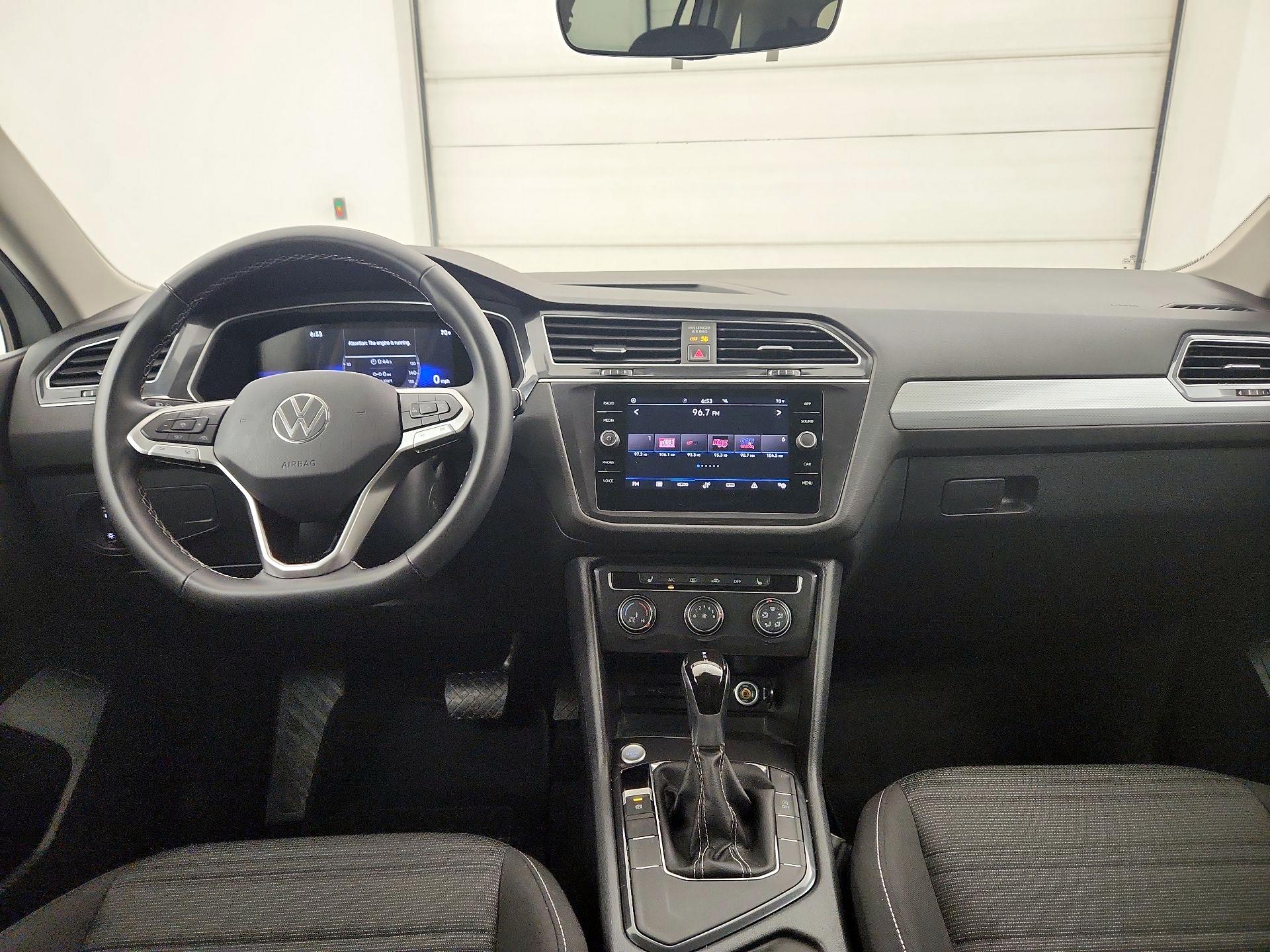 Thumbnail: 2024 Volkswagen Tiguan - 8