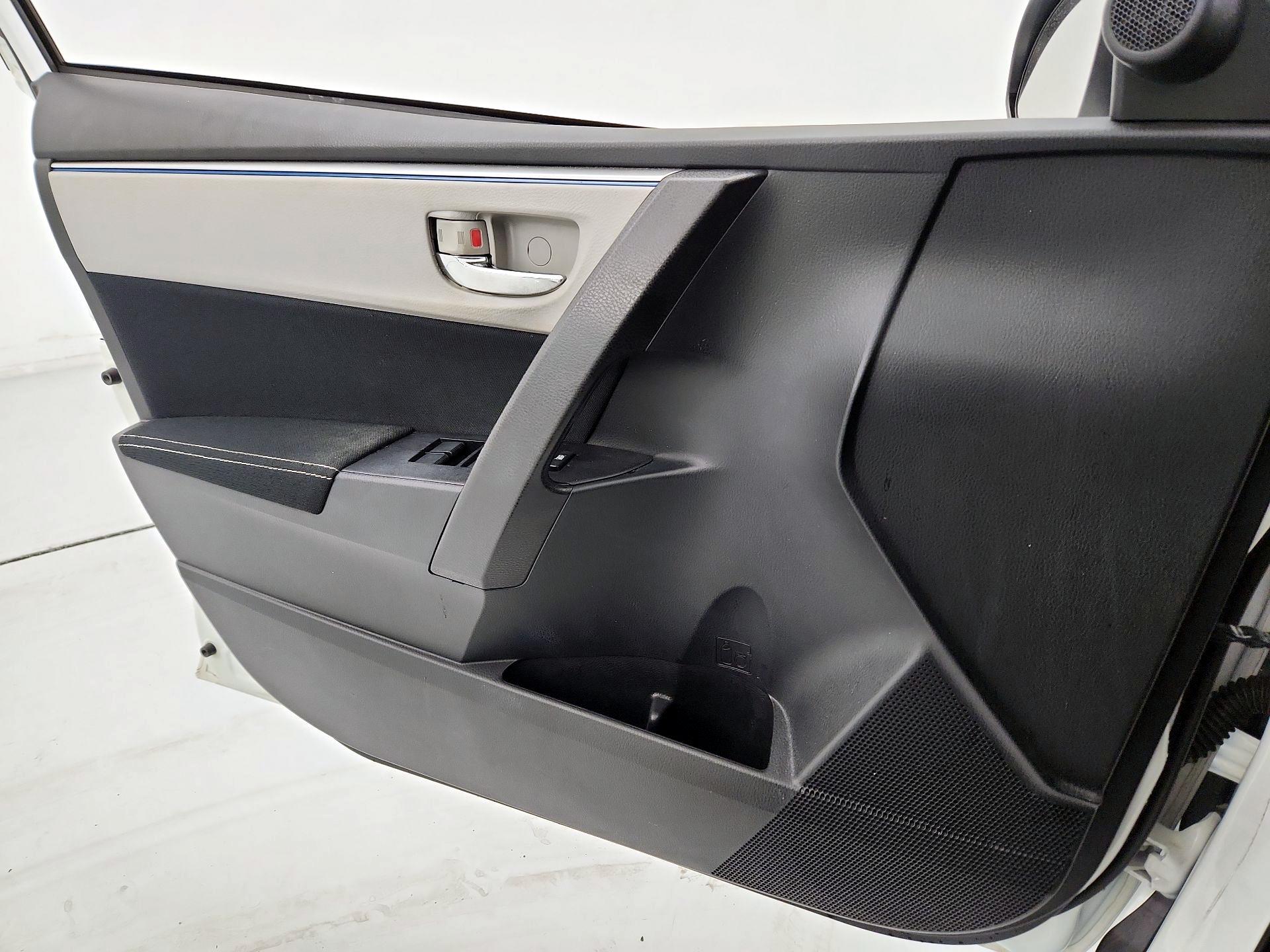 Thumbnail: 2015 Toyota Corolla - 12