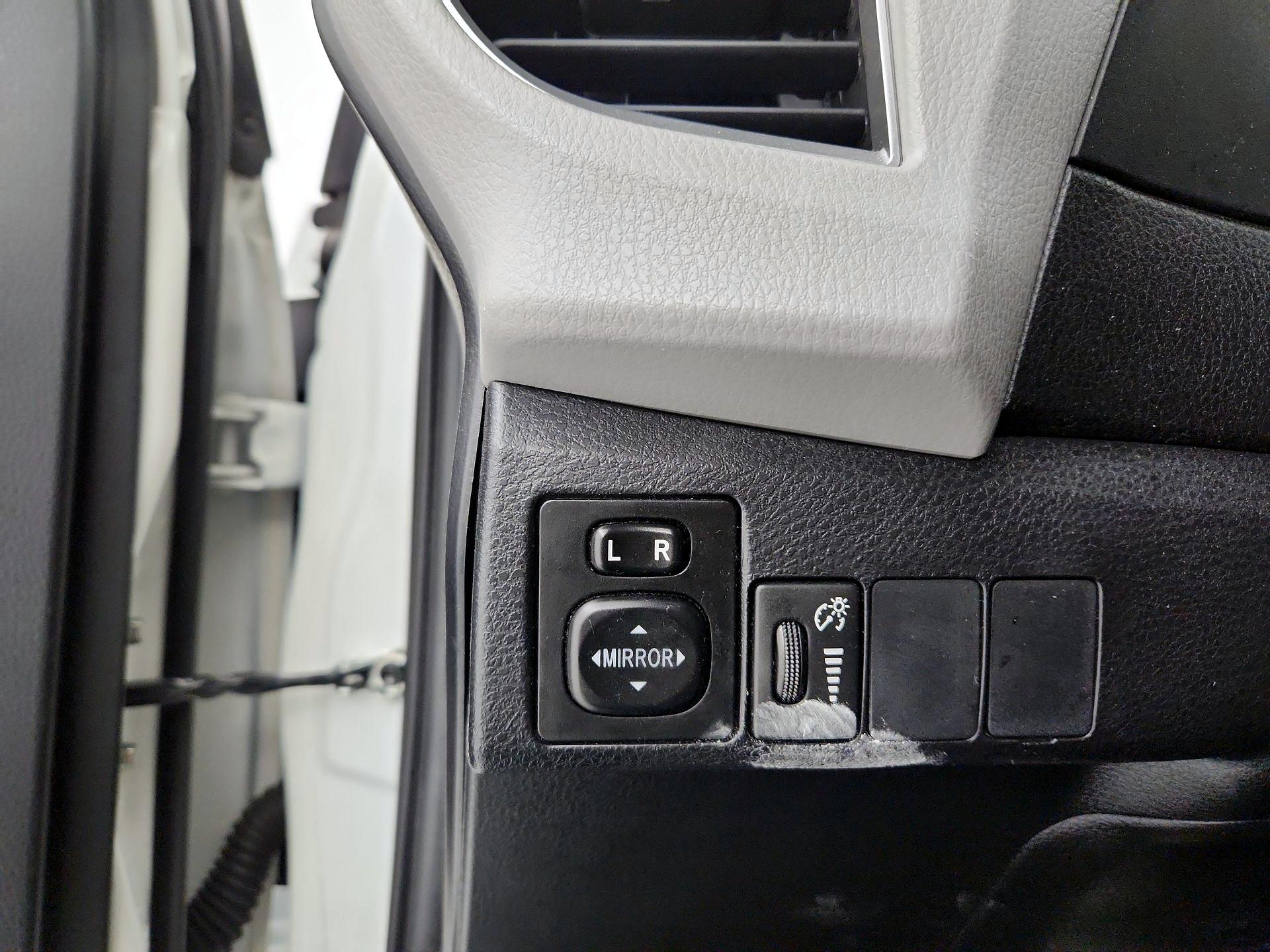 Thumbnail: 2015 Toyota Corolla - 13