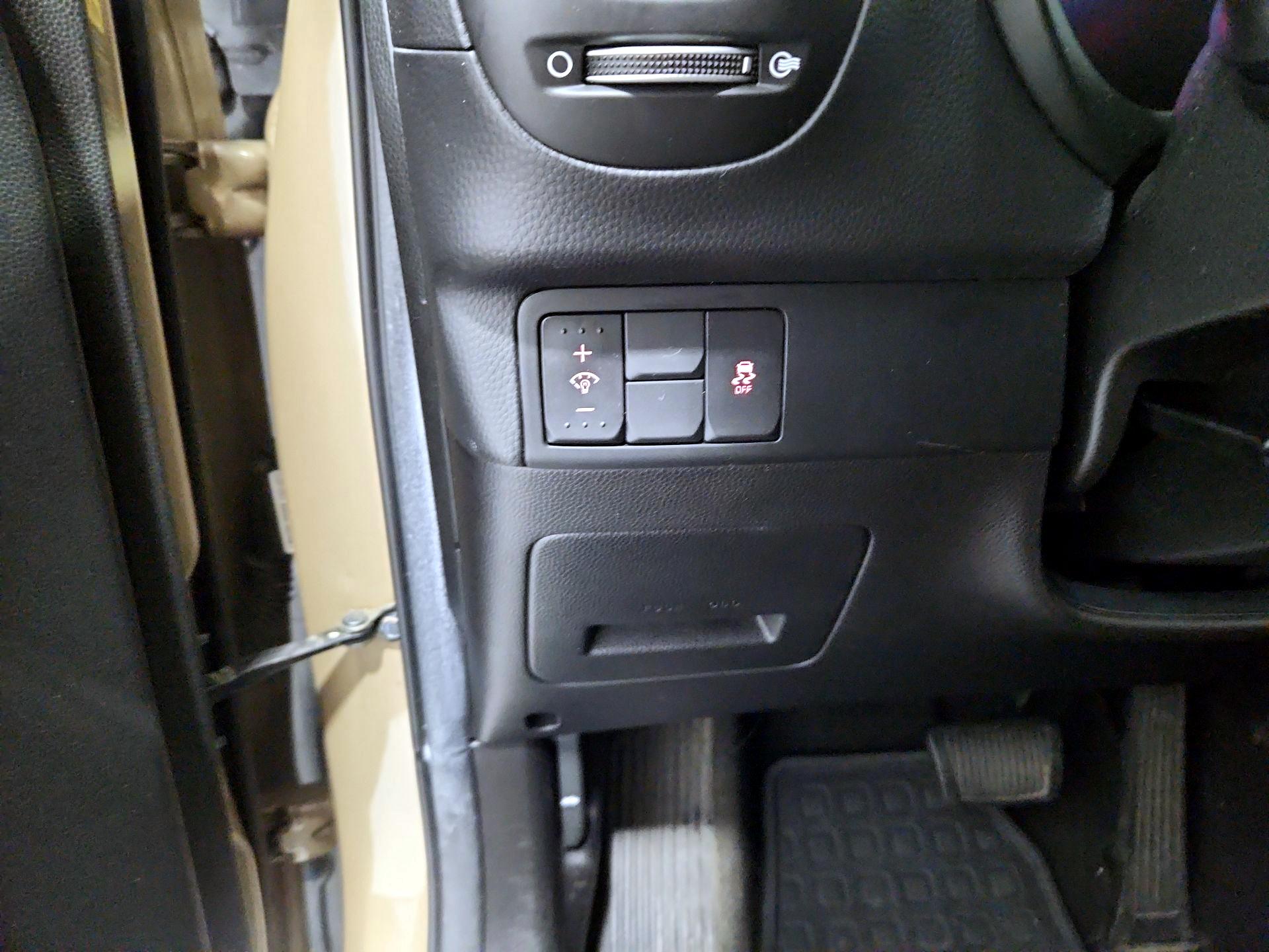 Thumbnail: 2016 Kia Soul - 13