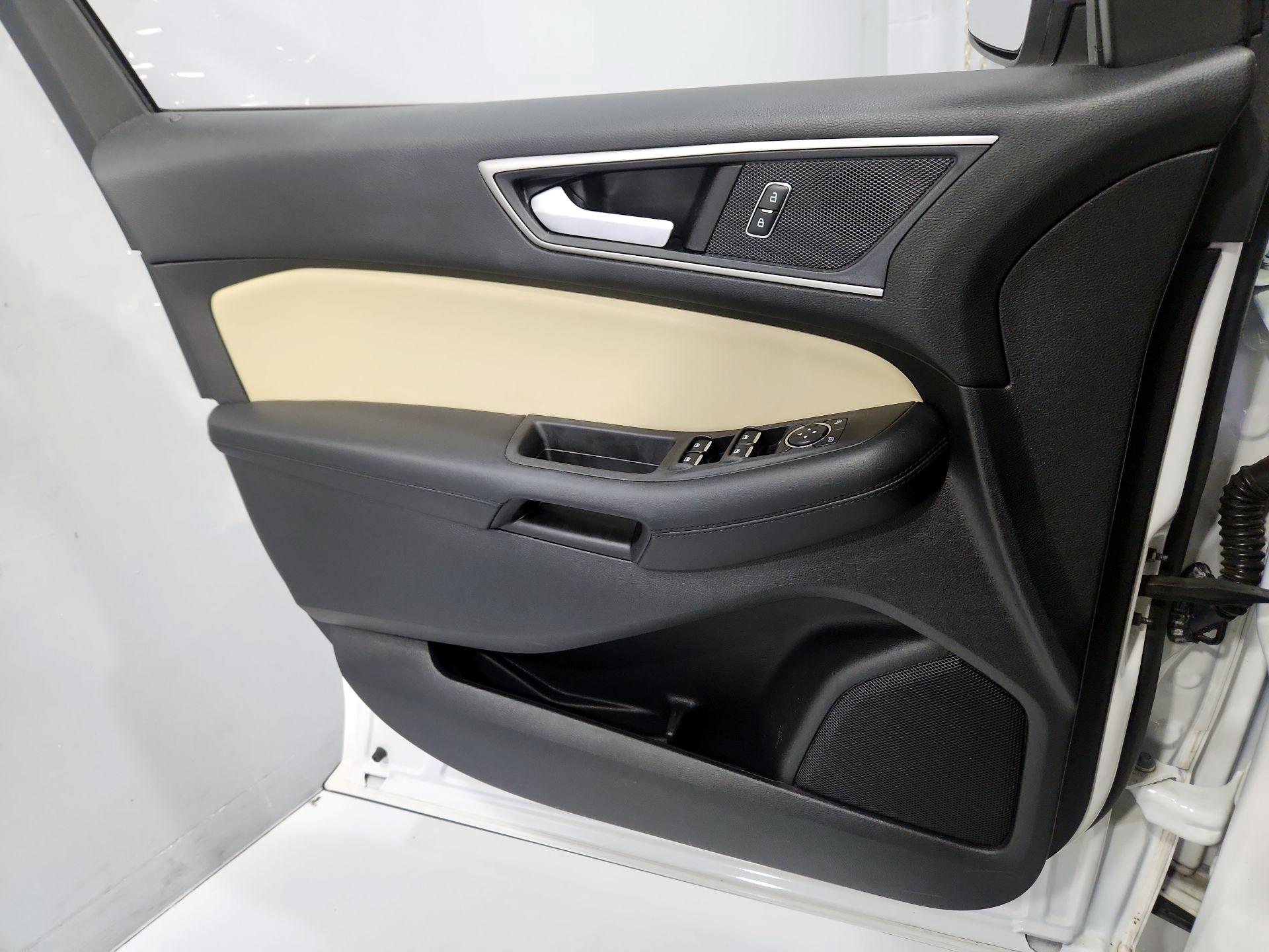 Thumbnail: 2020 Ford Edge - 12