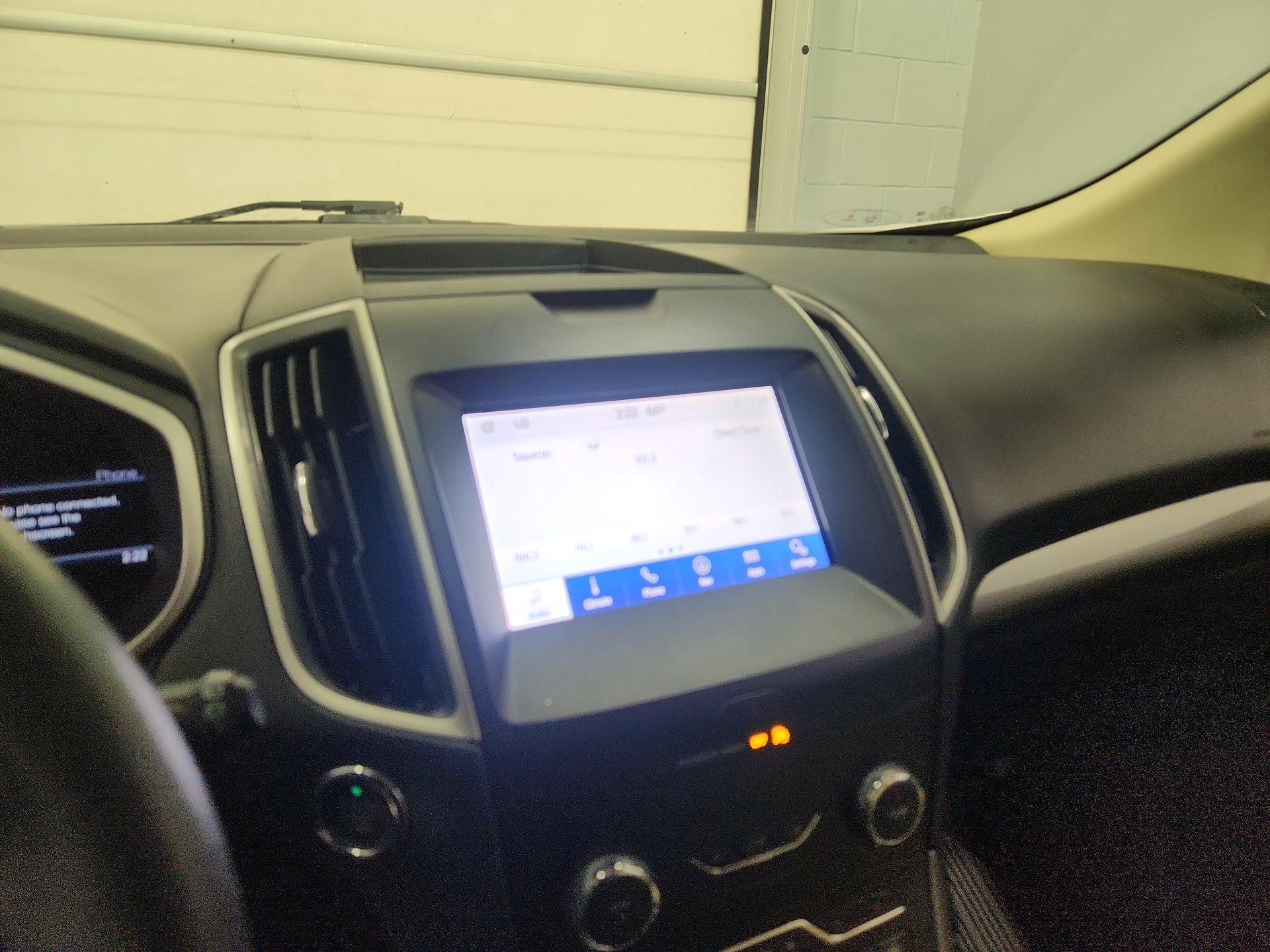 Thumbnail: 2020 Ford Edge - 16