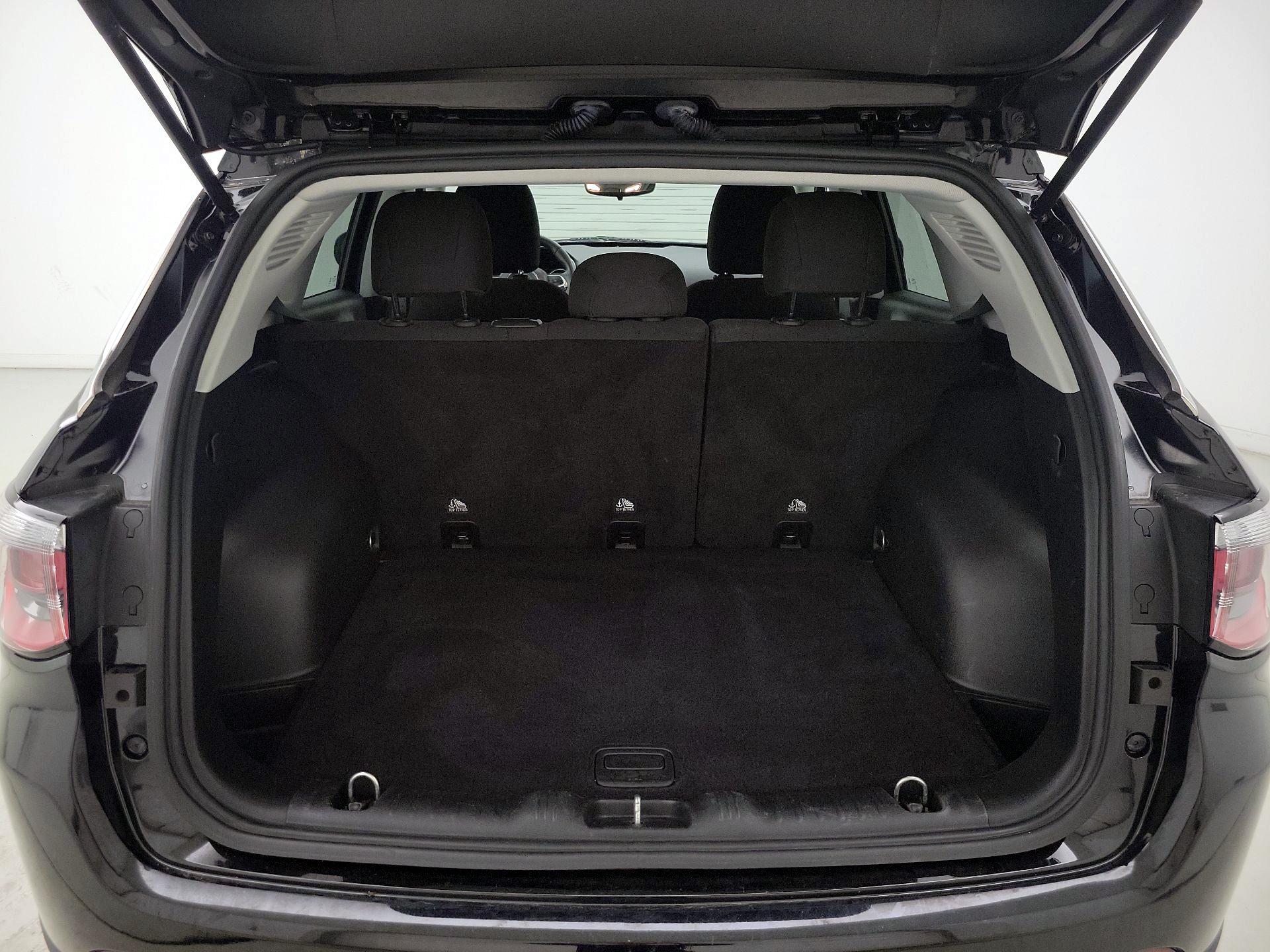 Thumbnail: 2019 Jeep Compass - 20
