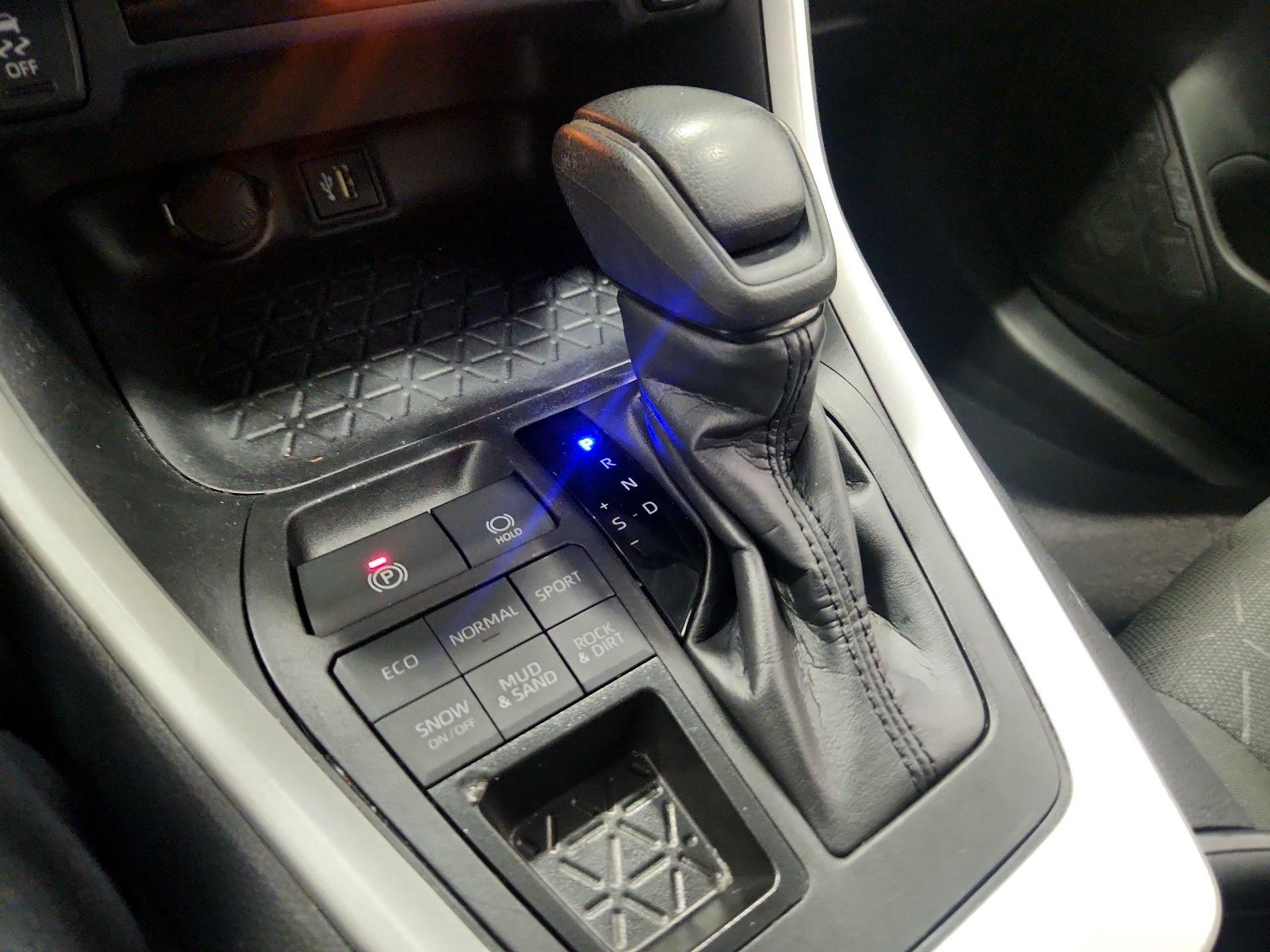 Thumbnail: 2024 Toyota RAV4 - 18