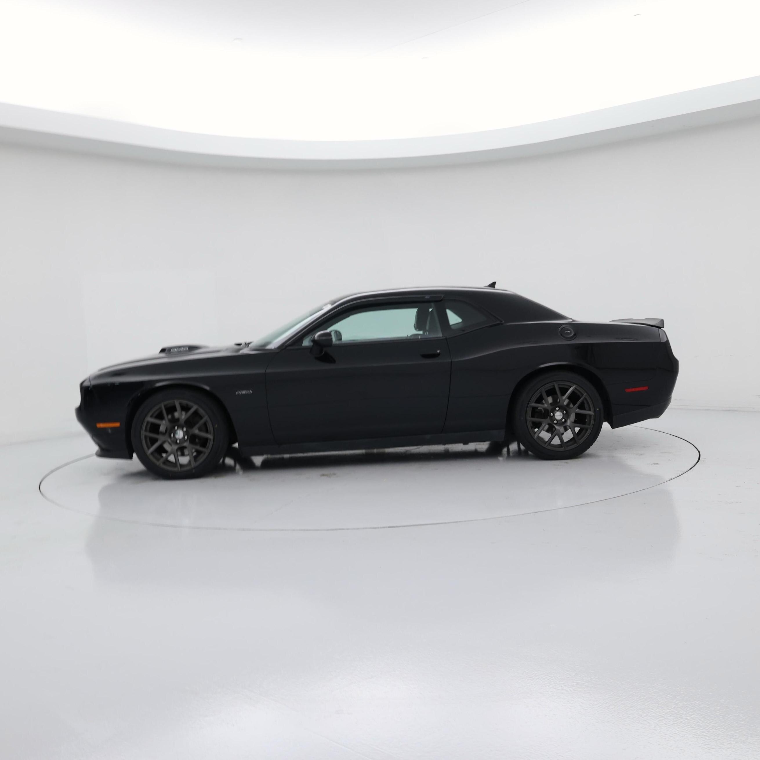 Thumbnail: 2016 Dodge Challenger - 3