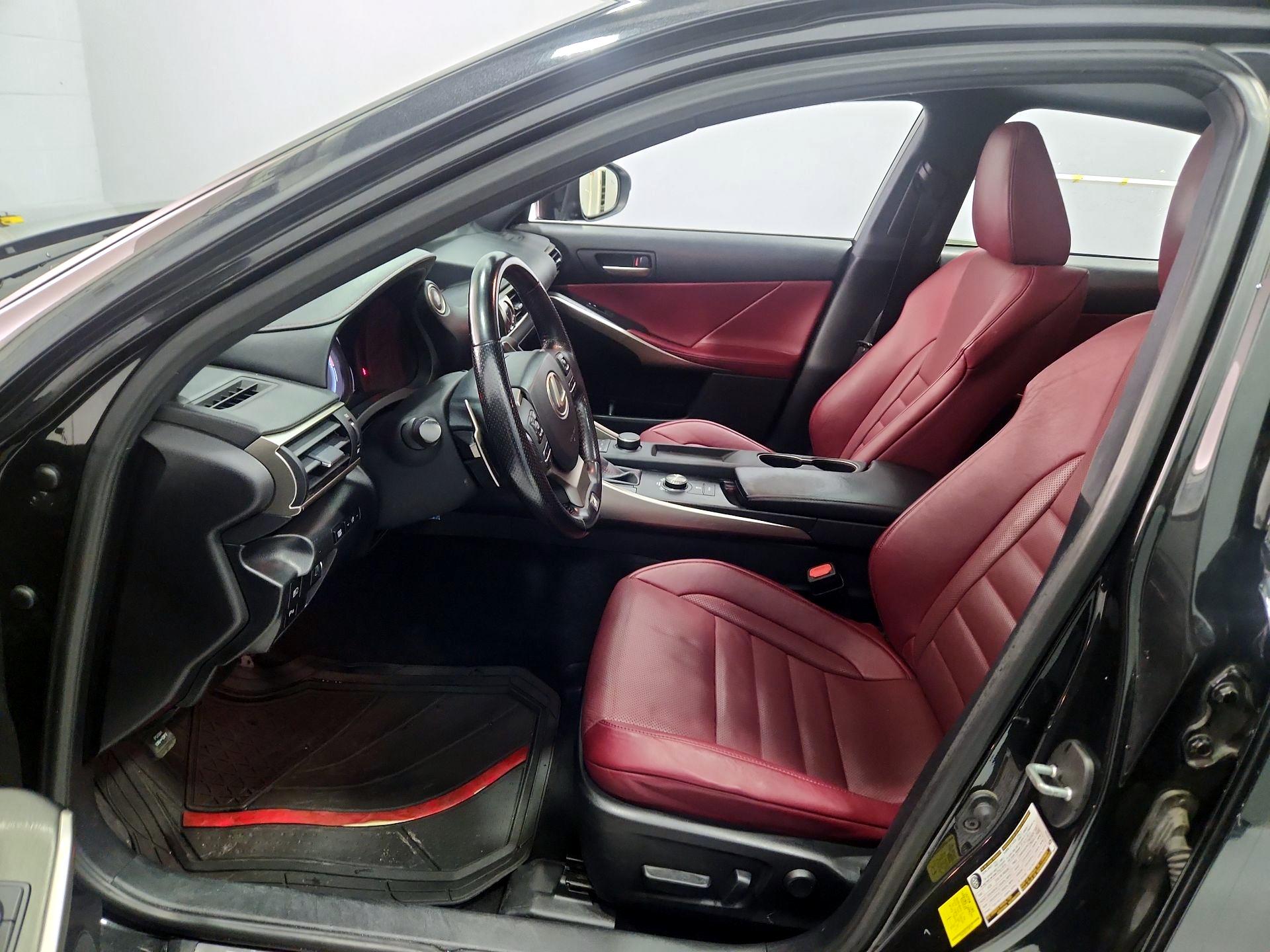 Thumbnail: 2020 Lexus IS - 11