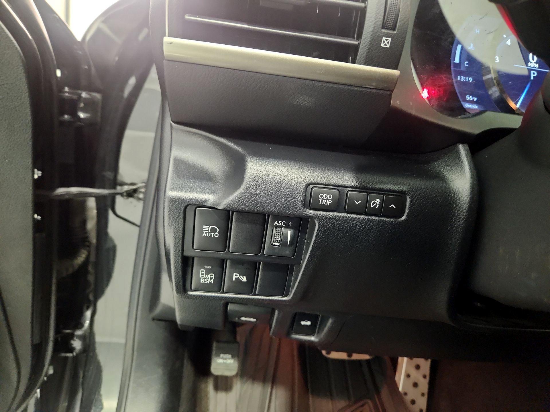 Thumbnail: 2020 Lexus IS - 13