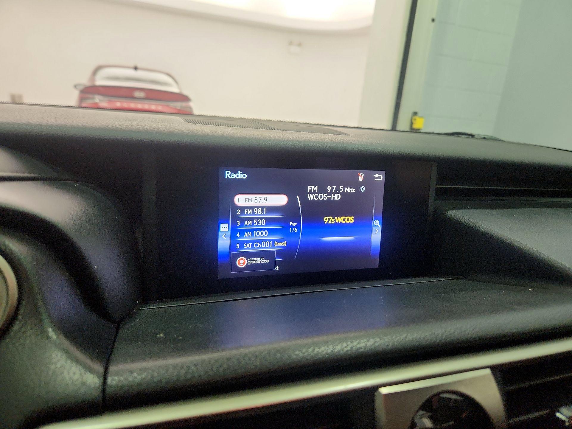 Thumbnail: 2020 Lexus IS - 15