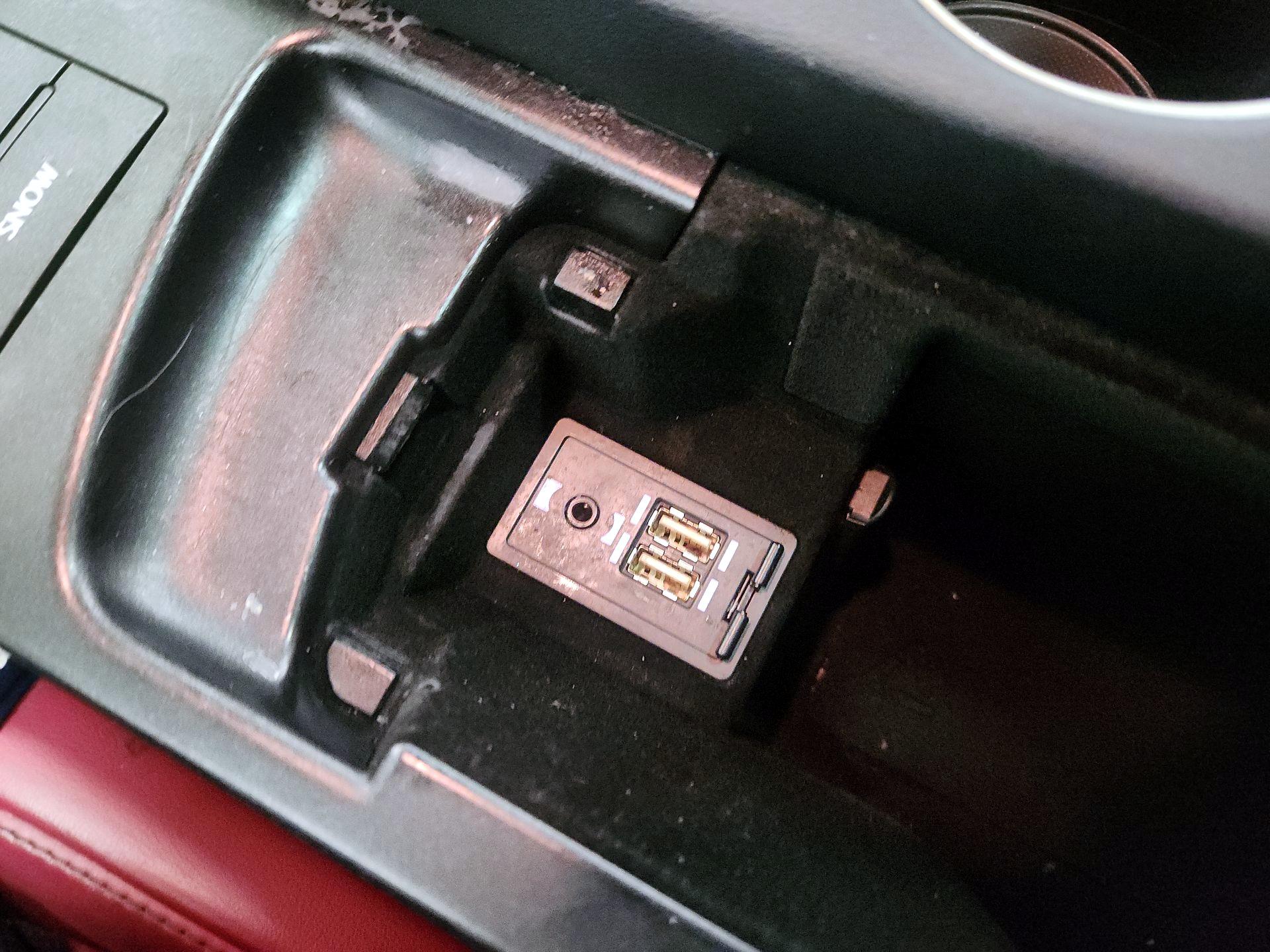 Thumbnail: 2020 Lexus IS - 18