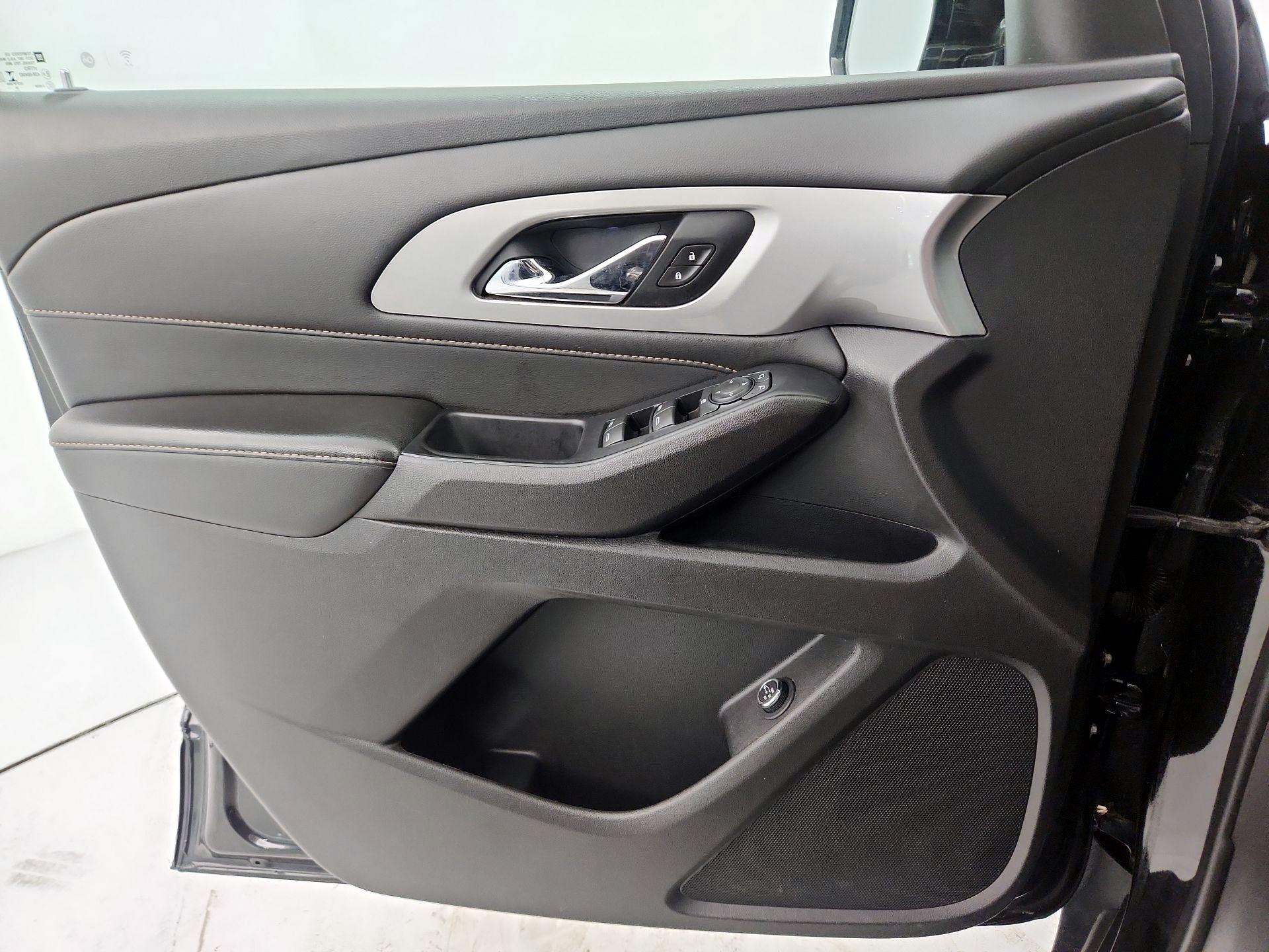 Thumbnail: 2021 Chevrolet Traverse - 12
