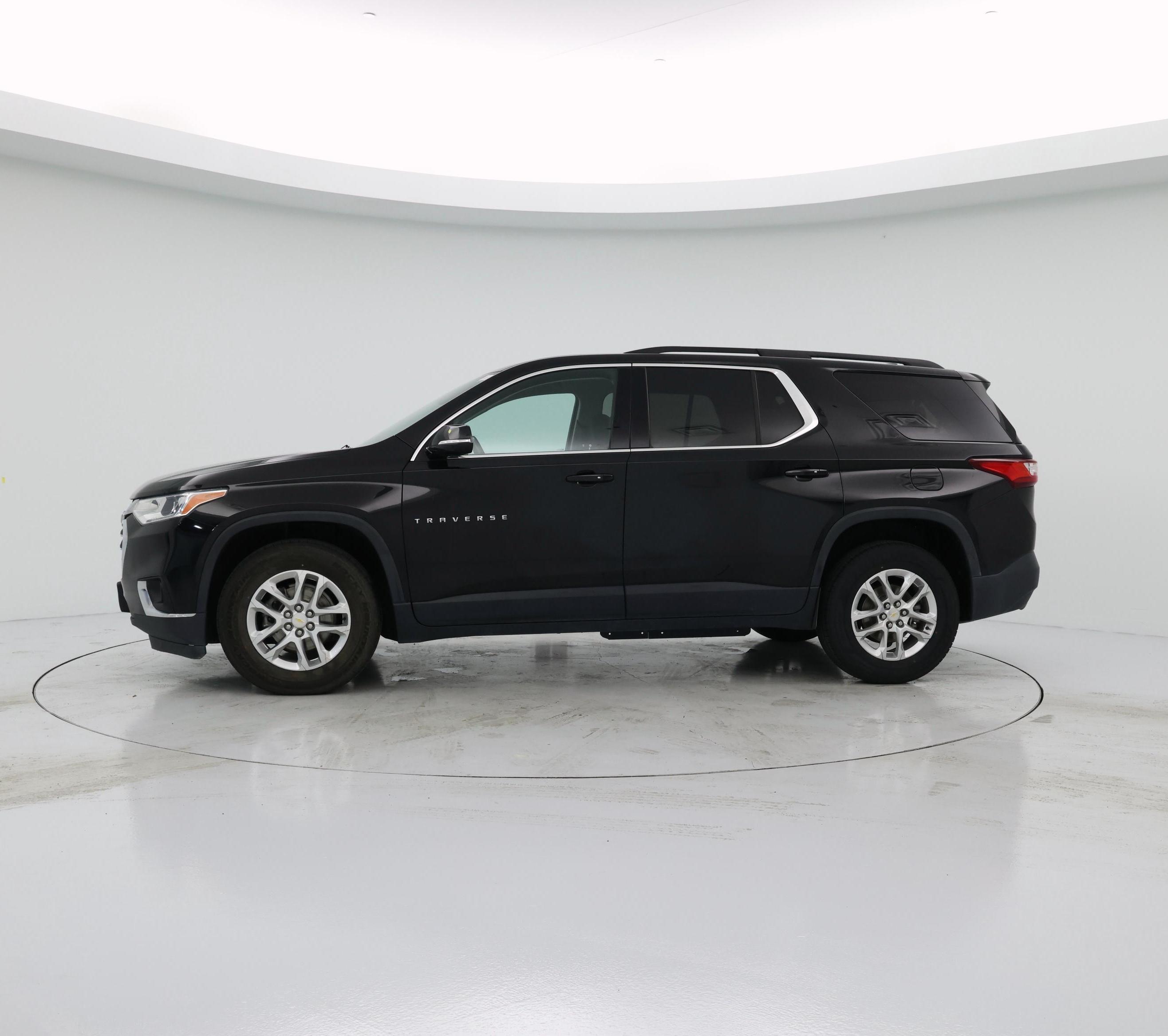 Thumbnail: 2021 Chevrolet Traverse - 3