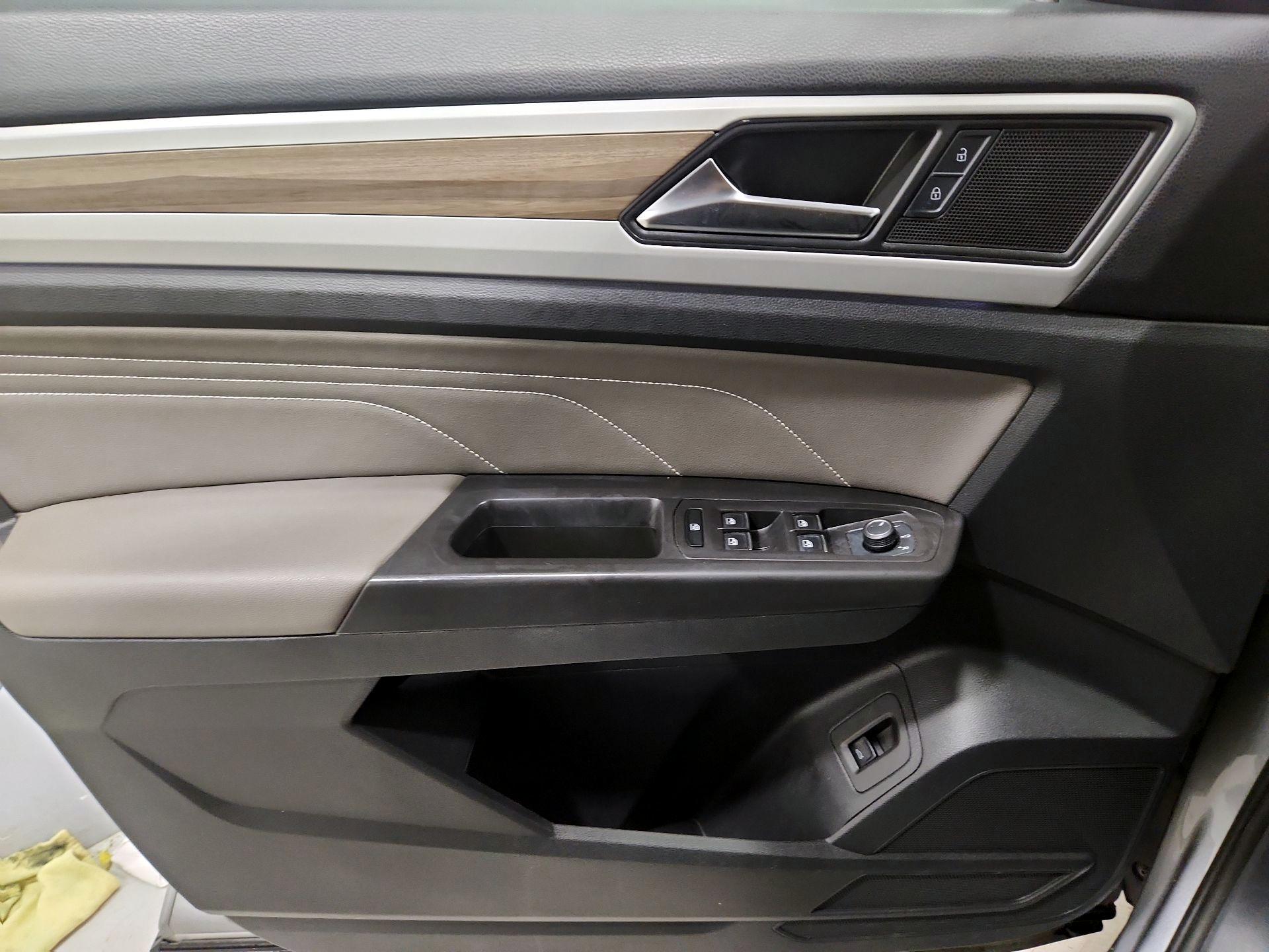 Thumbnail: 2023 Volkswagen Atlas - 12