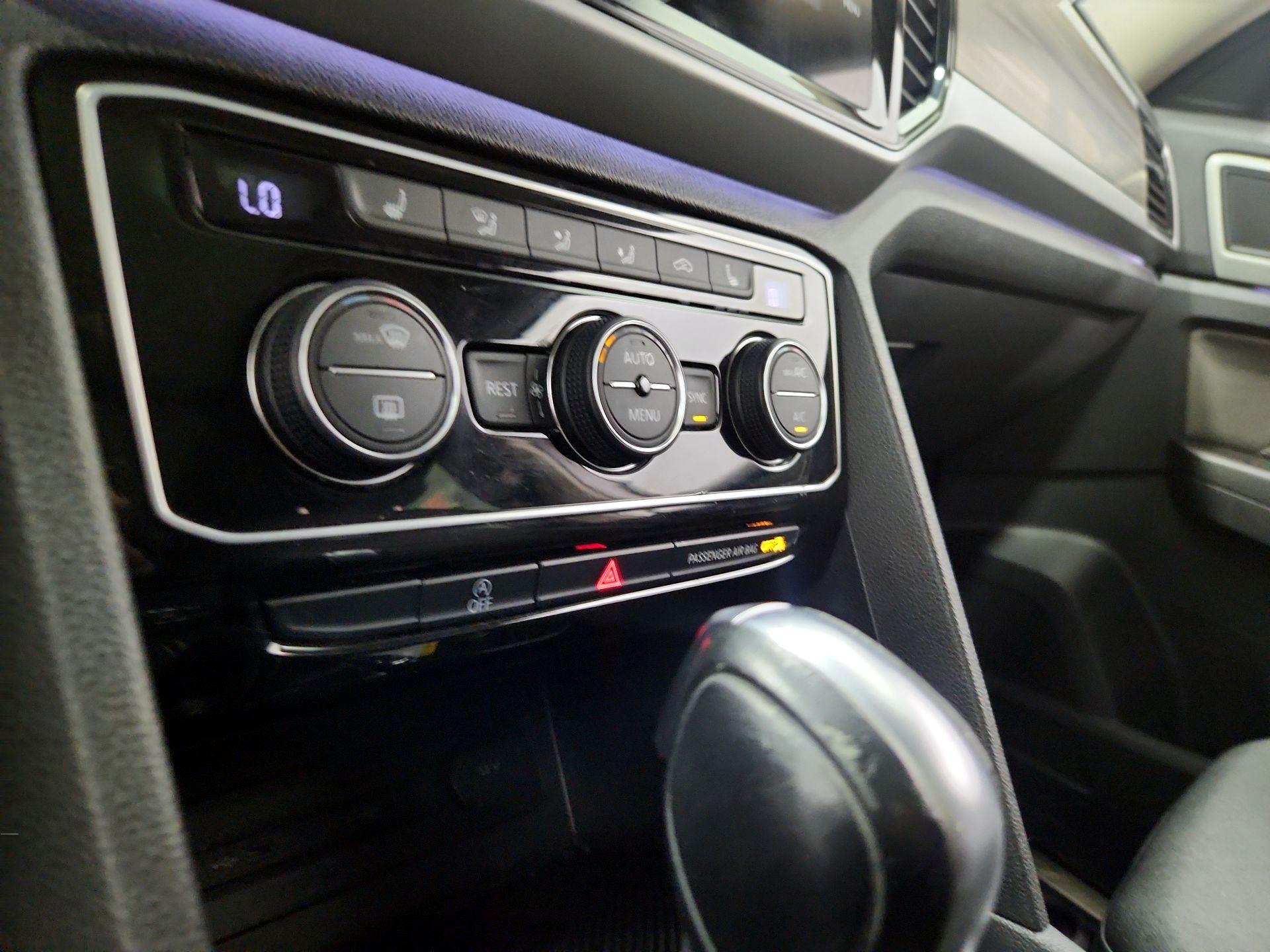 Thumbnail: 2023 Volkswagen Atlas - 16