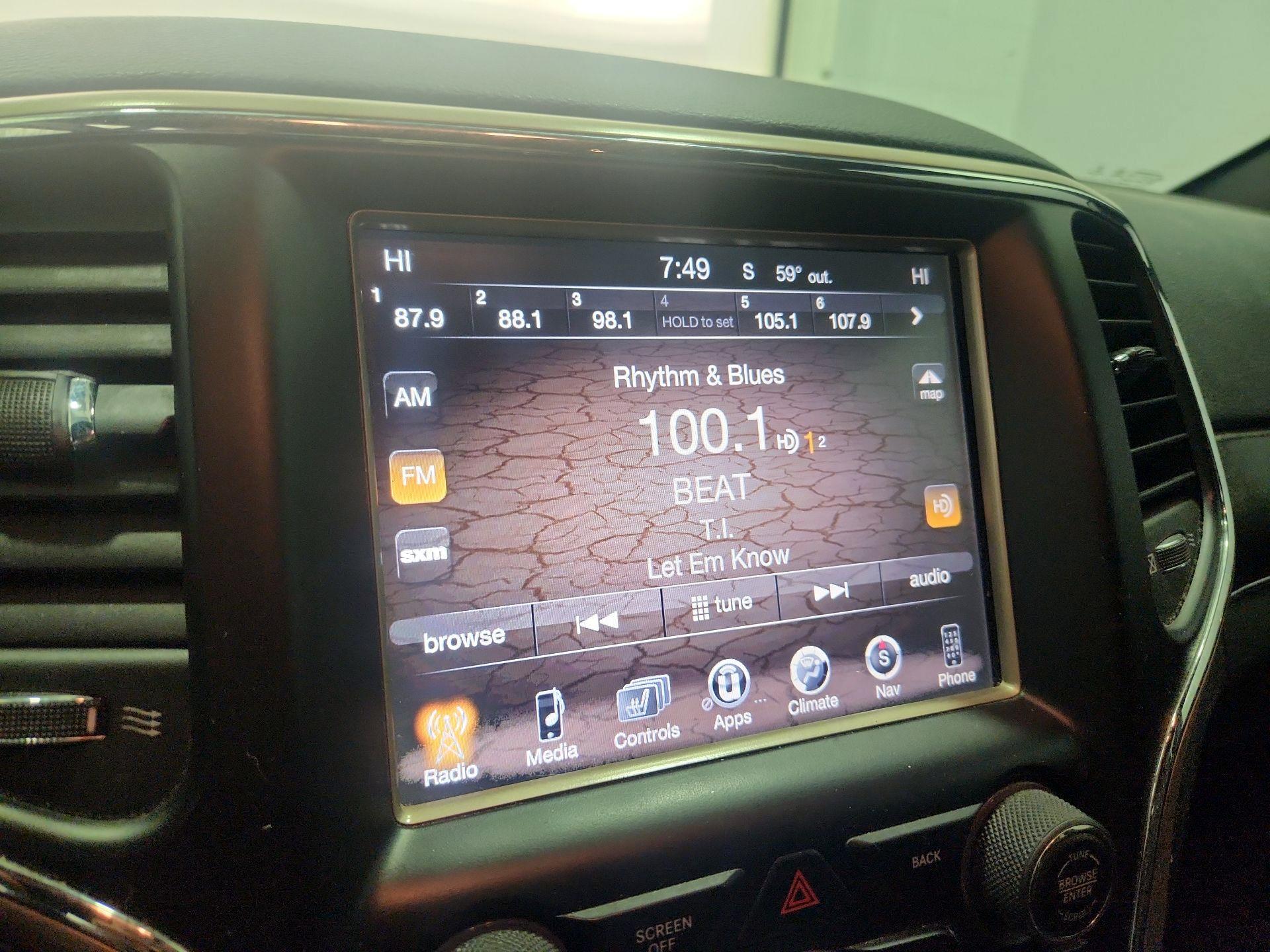 Thumbnail: 2016 Jeep Grand Cherokee - 16