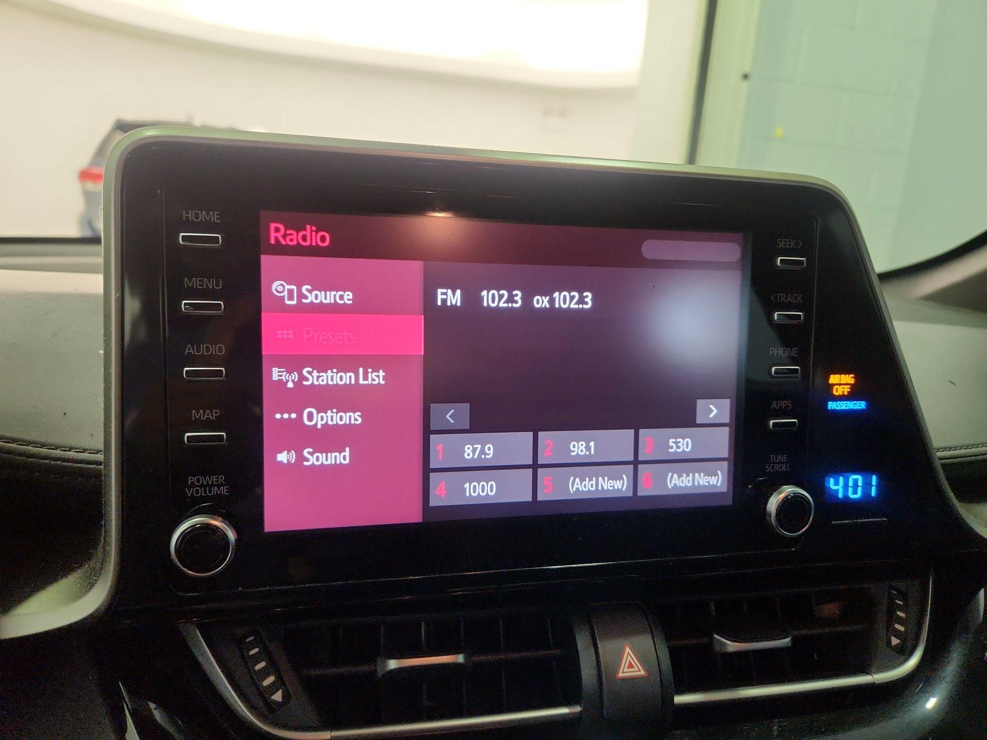 Thumbnail: 2019 Toyota C-HR - 15