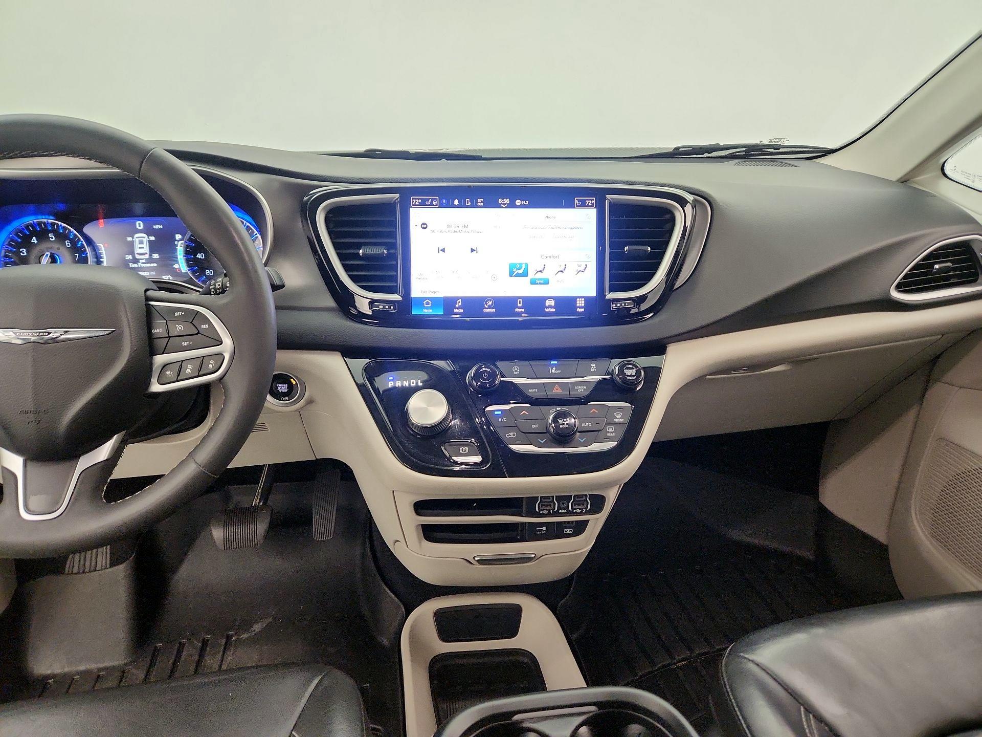 Thumbnail: 2022 Chrysler Pacifica - 9