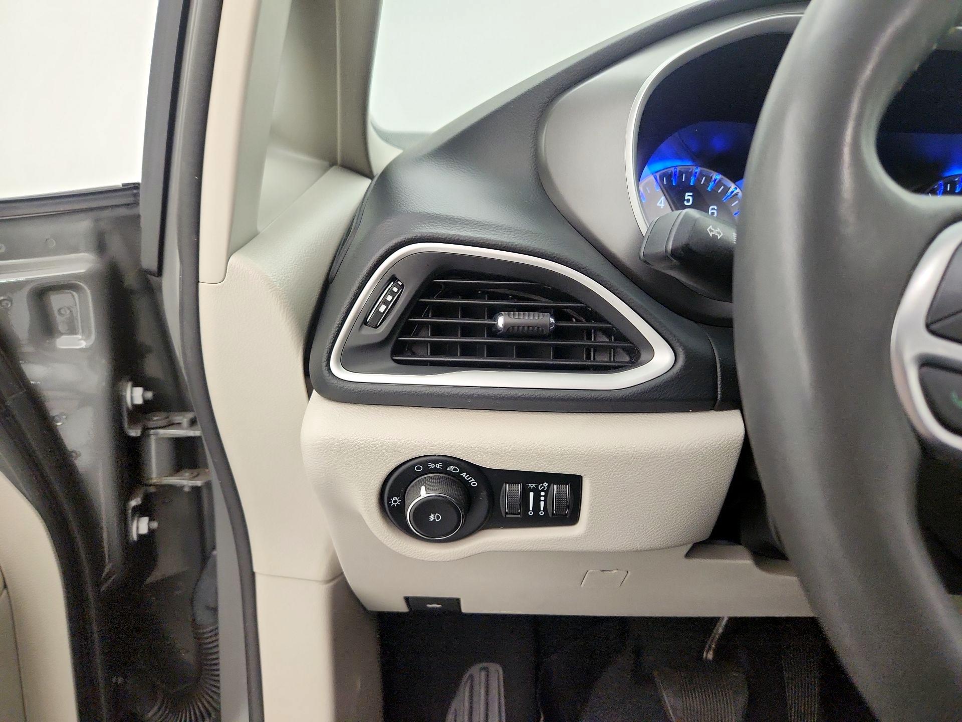 Thumbnail: 2022 Chrysler Pacifica - 13