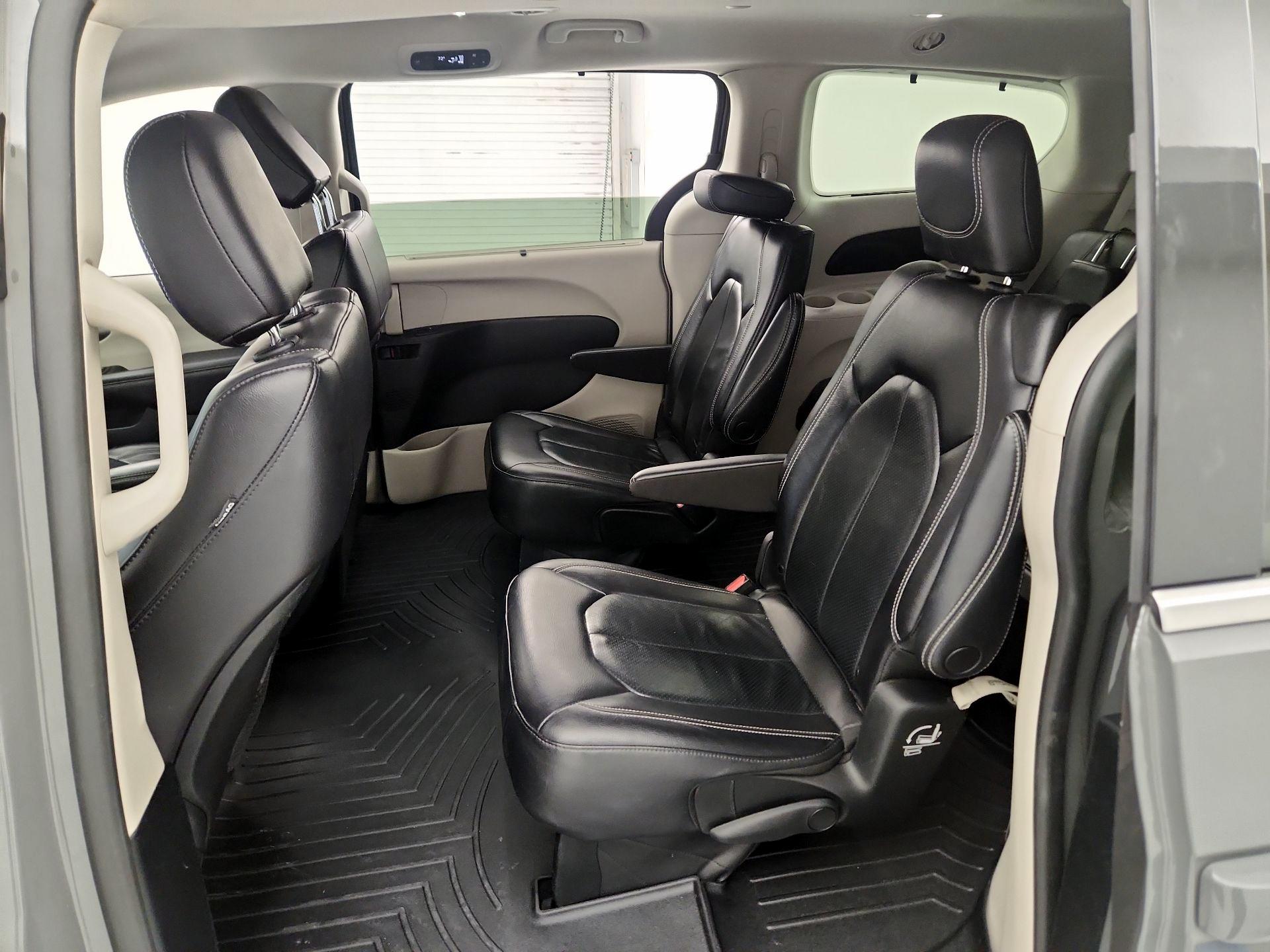 Thumbnail: 2022 Chrysler Pacifica - 19