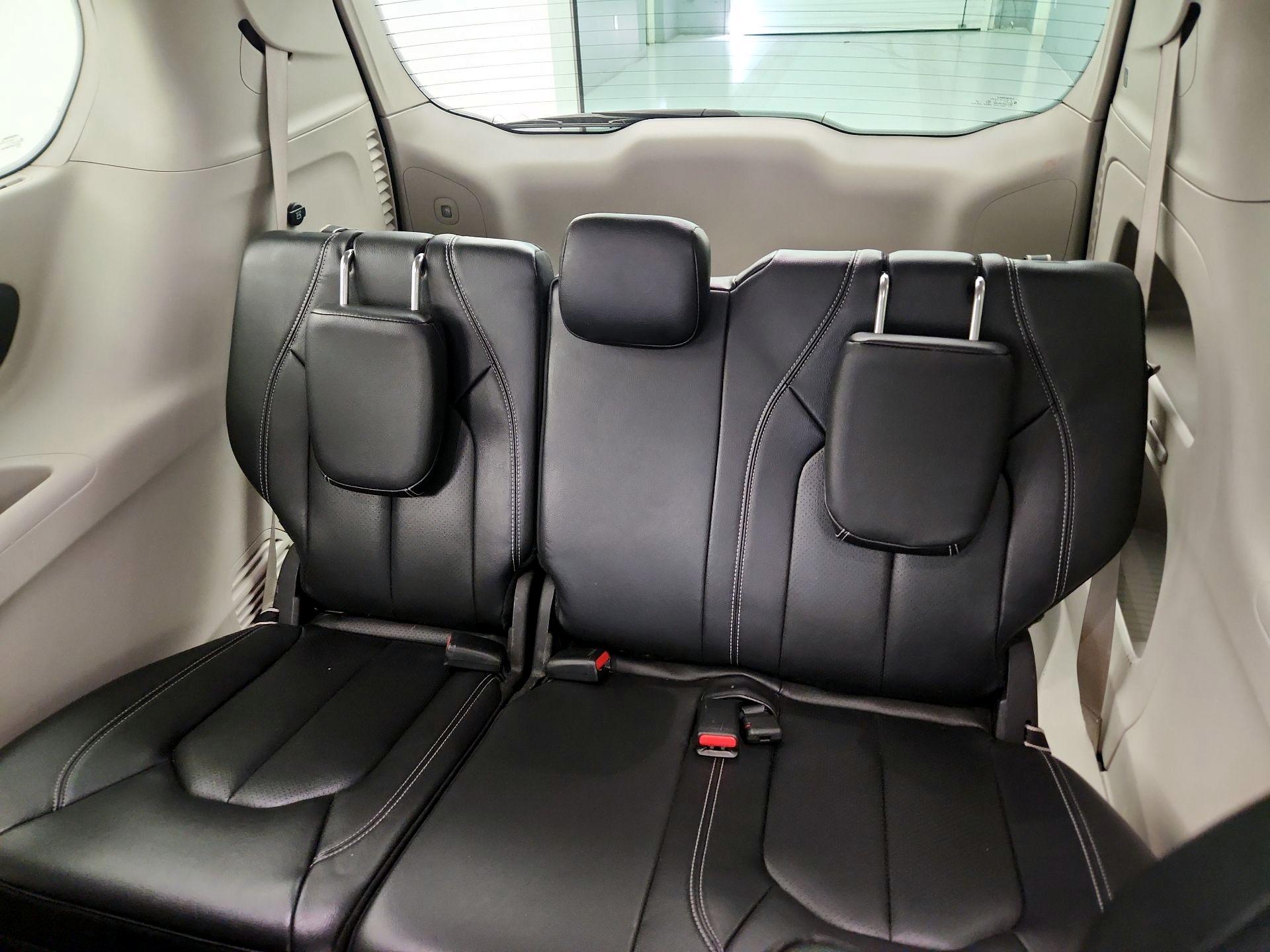 Thumbnail: 2022 Chrysler Pacifica - 20