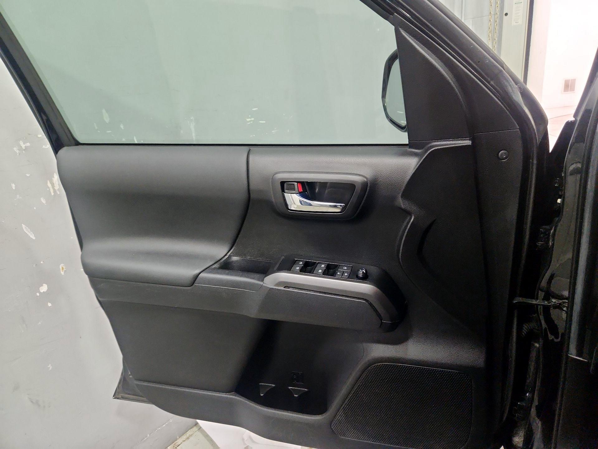 Thumbnail: 2023 Toyota Tacoma - 12