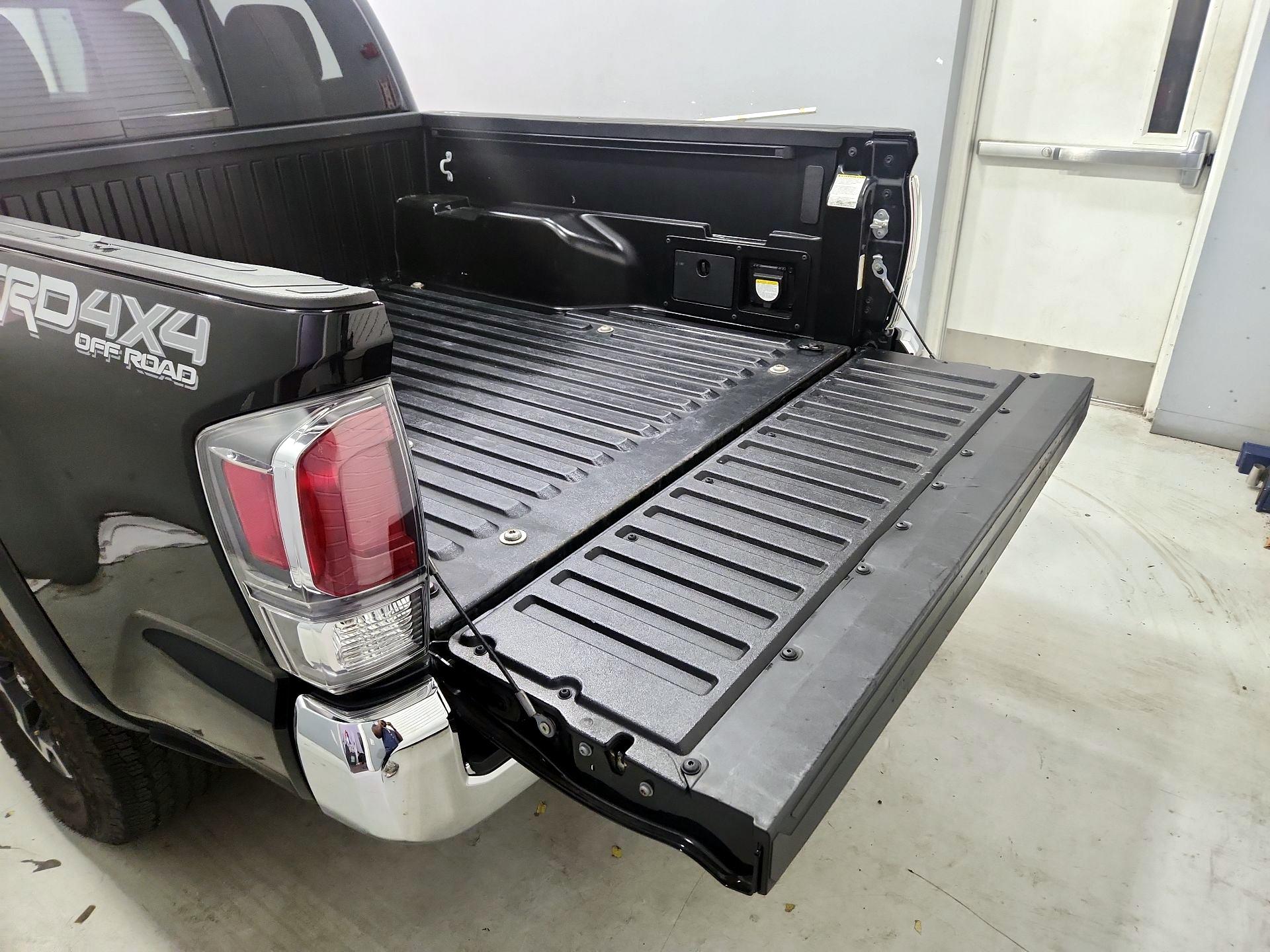 Thumbnail: 2023 Toyota Tacoma - 20