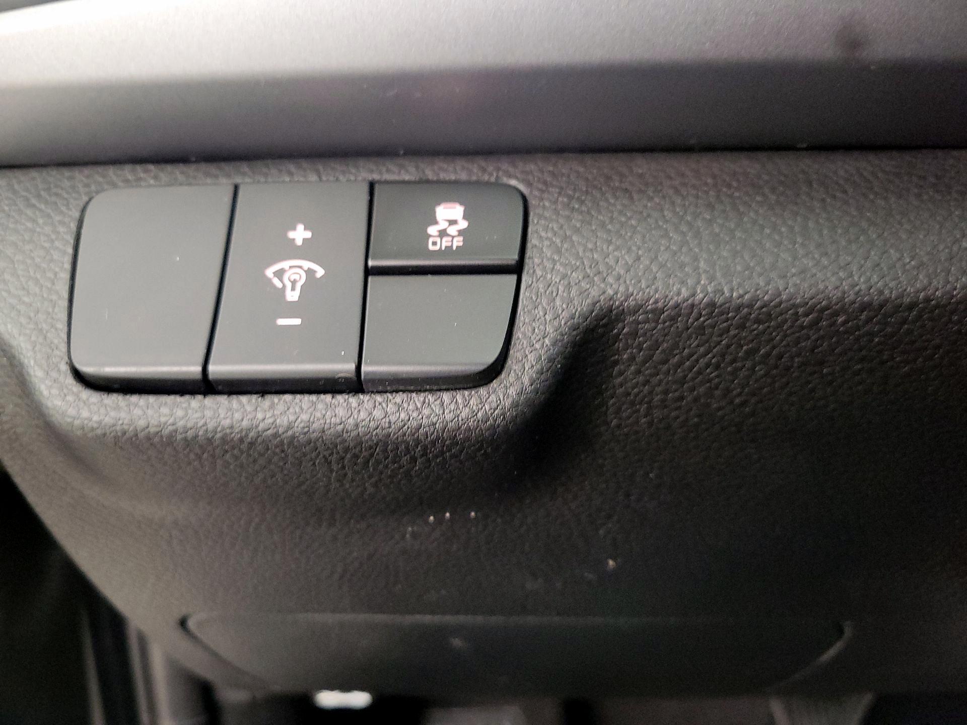 Thumbnail: 2023 Kia Rio - 13