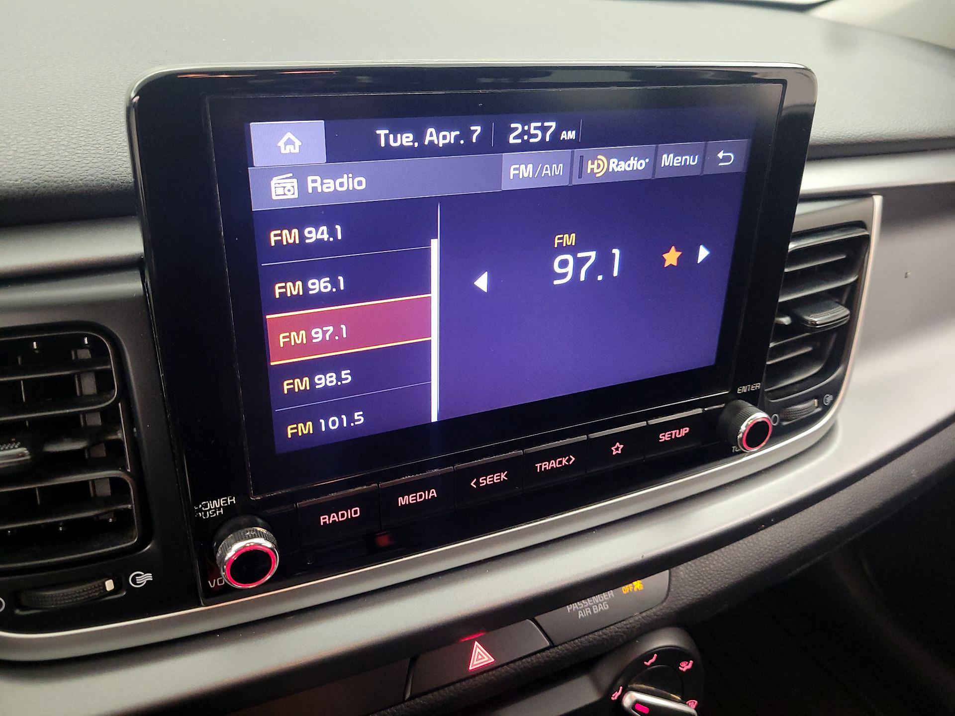 Thumbnail: 2023 Kia Rio - 15