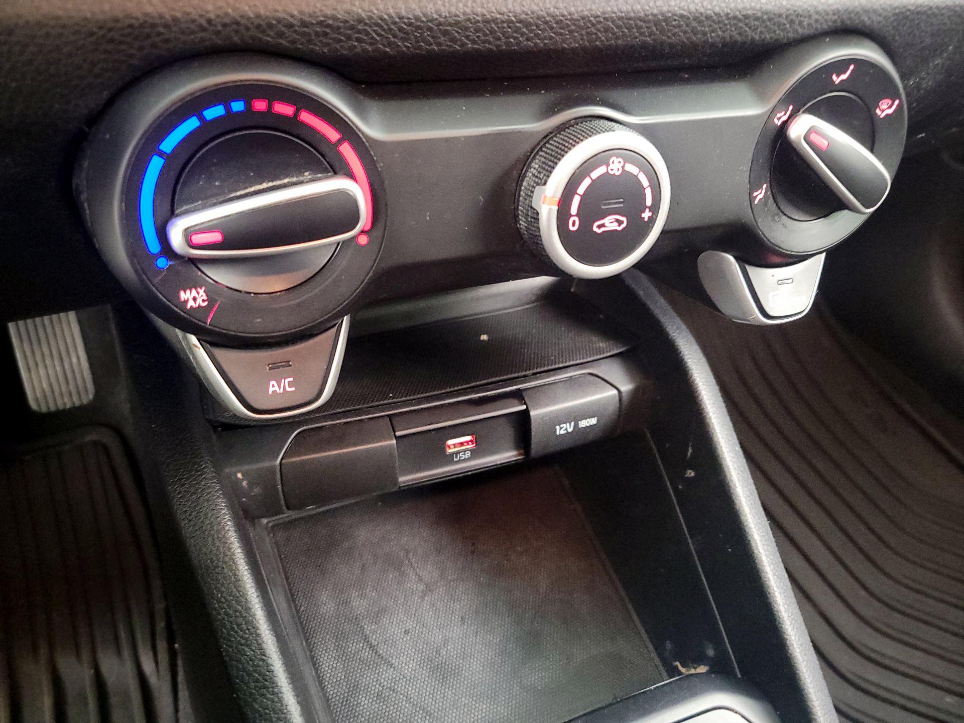 Thumbnail: 2023 Kia Rio - 16