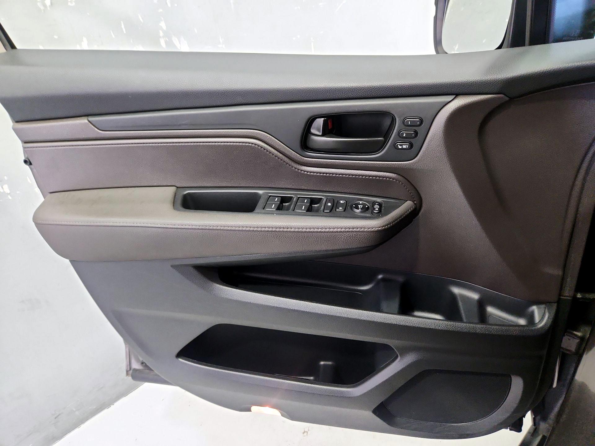 Thumbnail: 2020 Honda Odyssey - 12