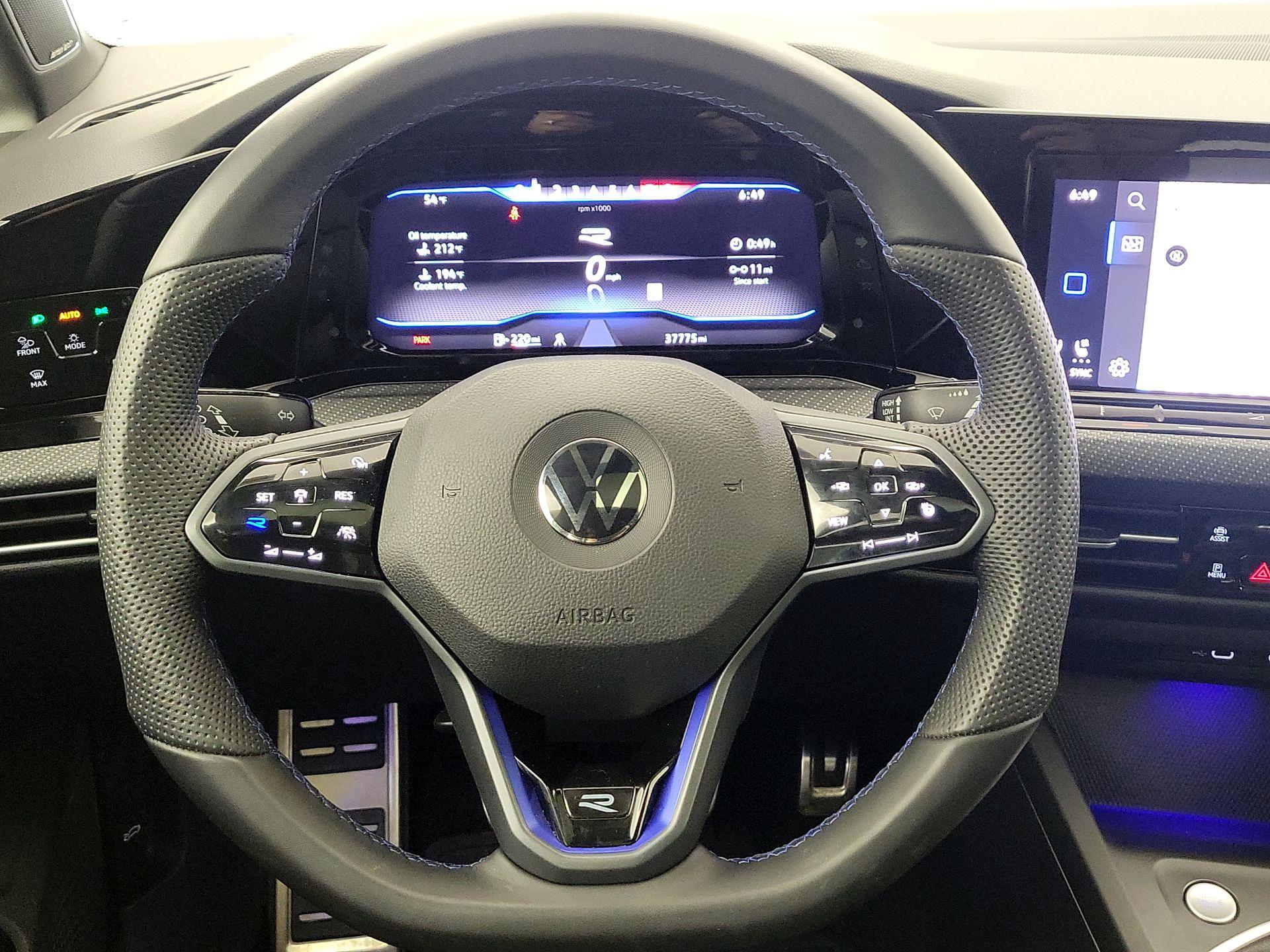 Thumbnail: 2022 Volkswagen Golf - 10