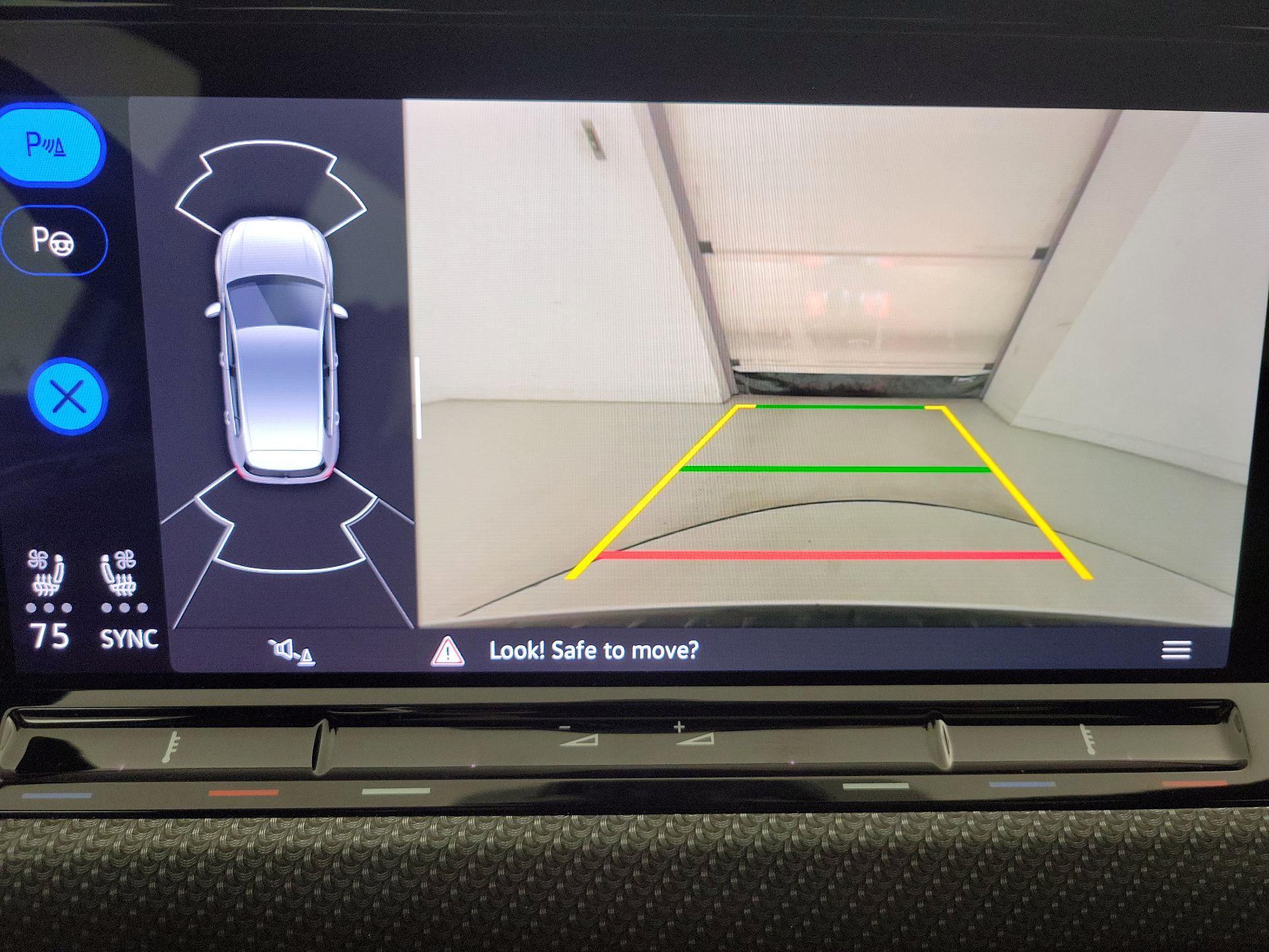 Thumbnail: 2022 Volkswagen Golf - 15