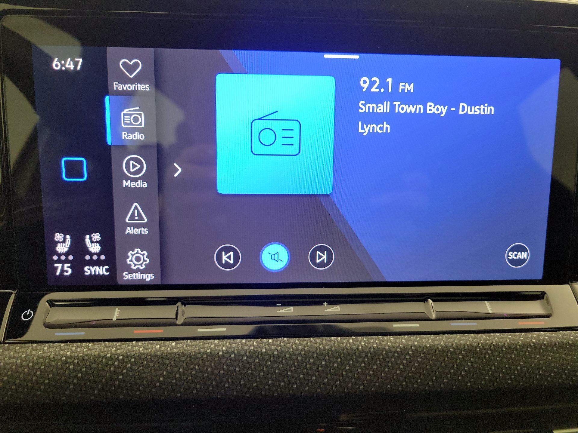 Thumbnail: 2022 Volkswagen Golf - 16